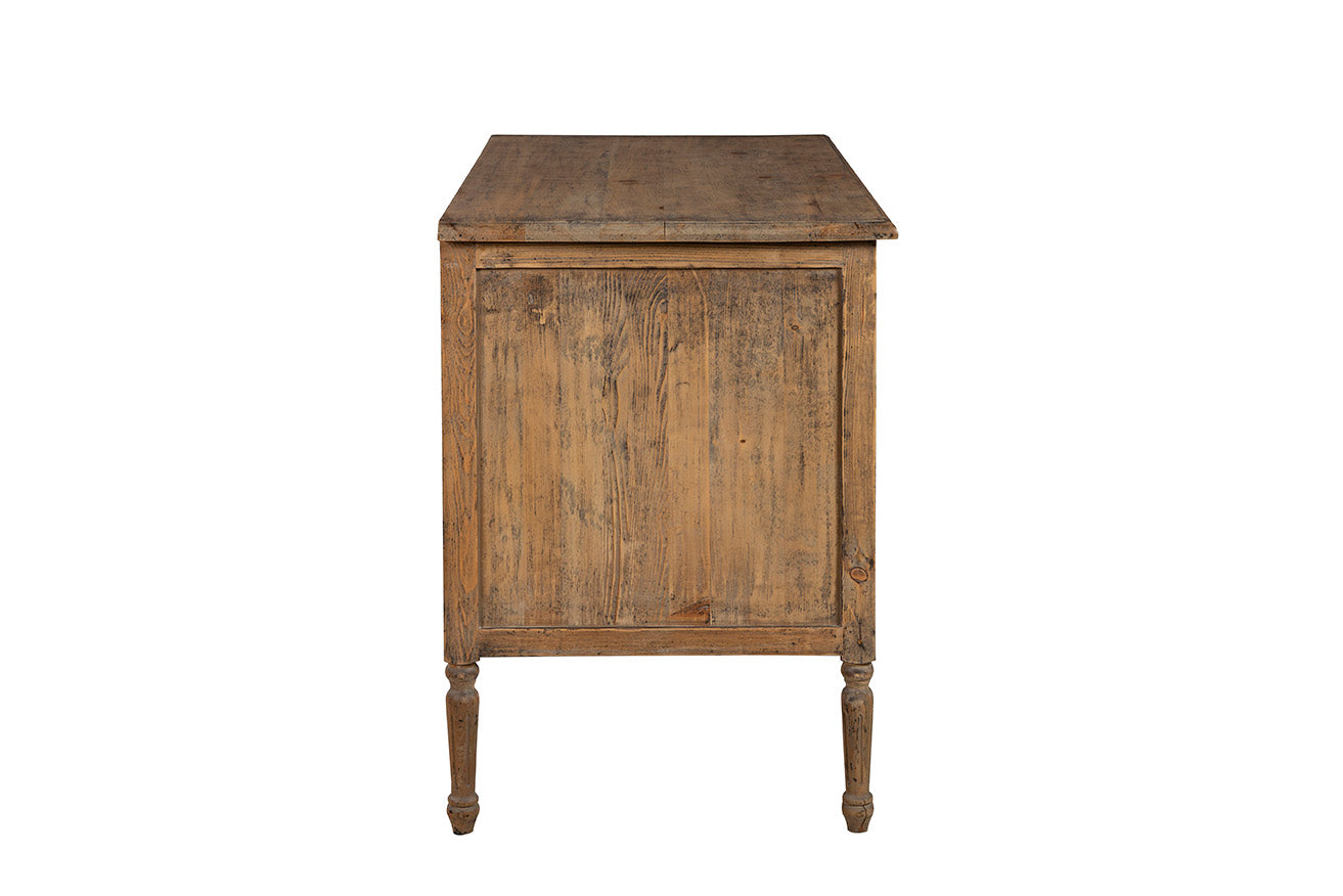 Williamsburg Chest