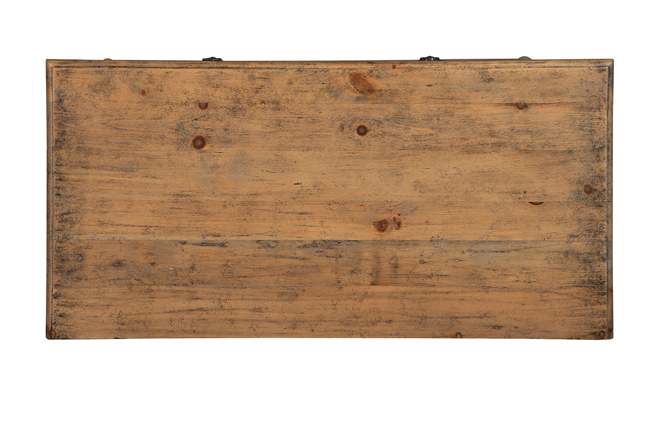 Williamsburg Chest