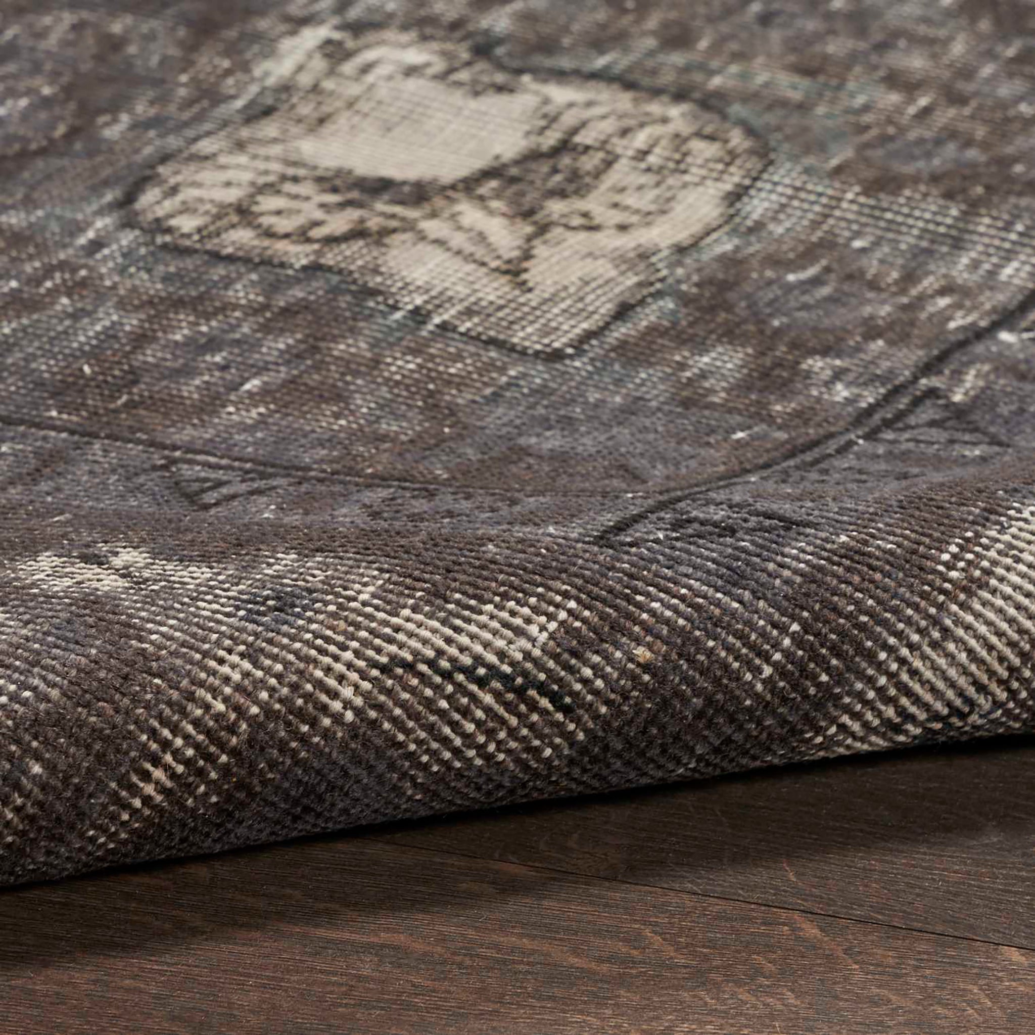 Akbari Rug