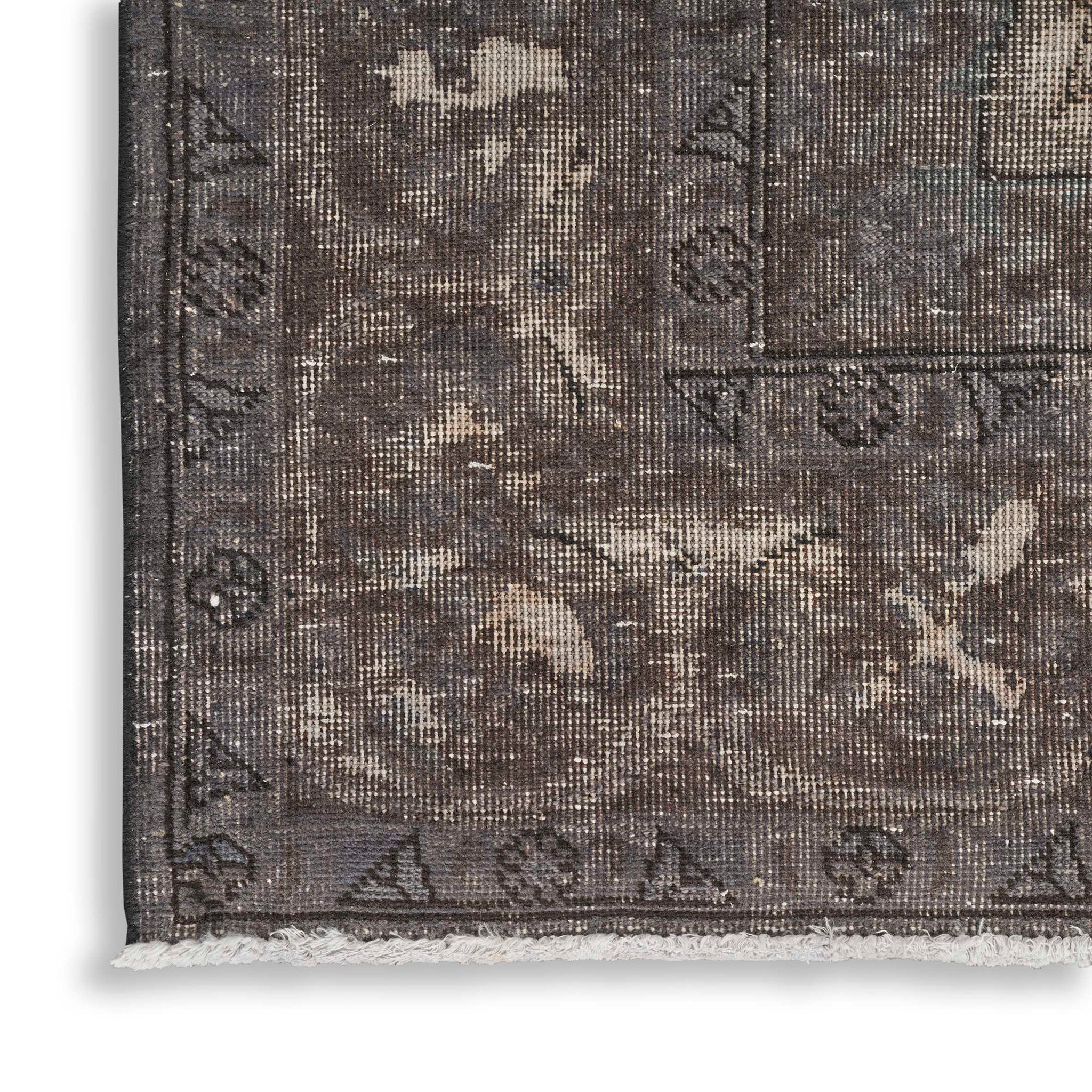 Akbari Rug
