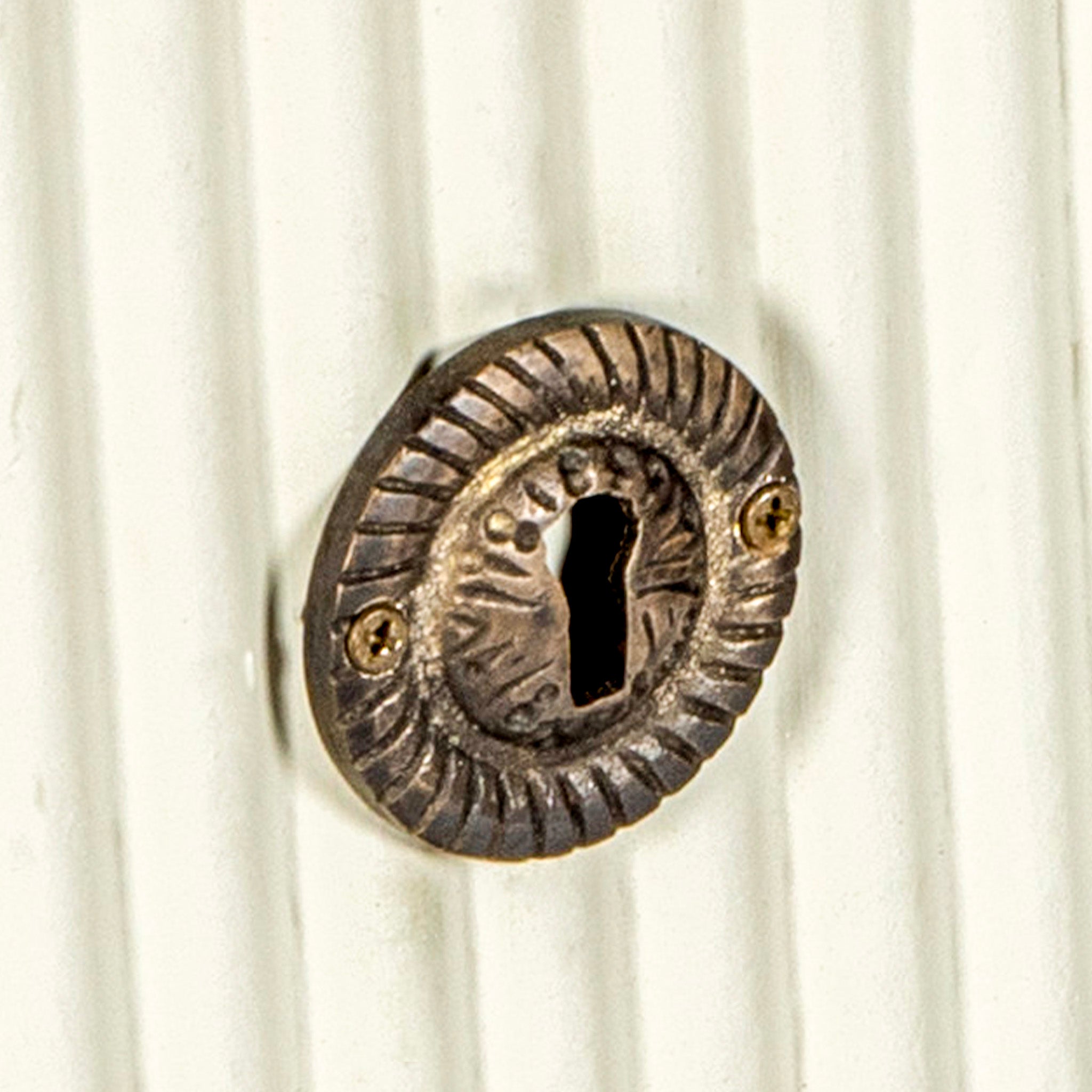 Lincoln Chest Closeup View Of Keyhole