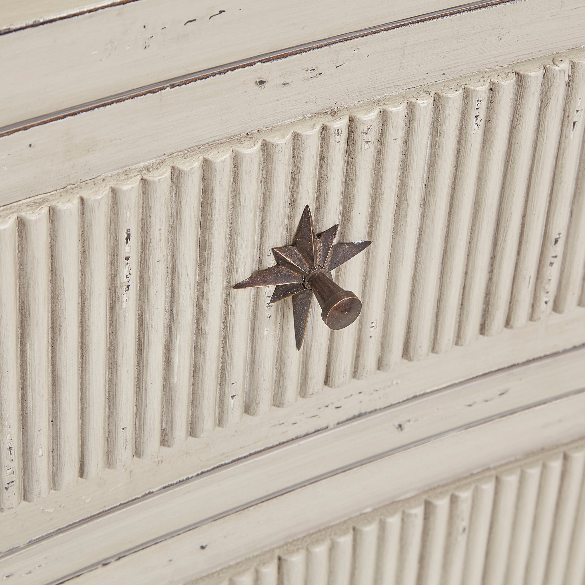 Mahogany Fluted Chest with Star Pulls