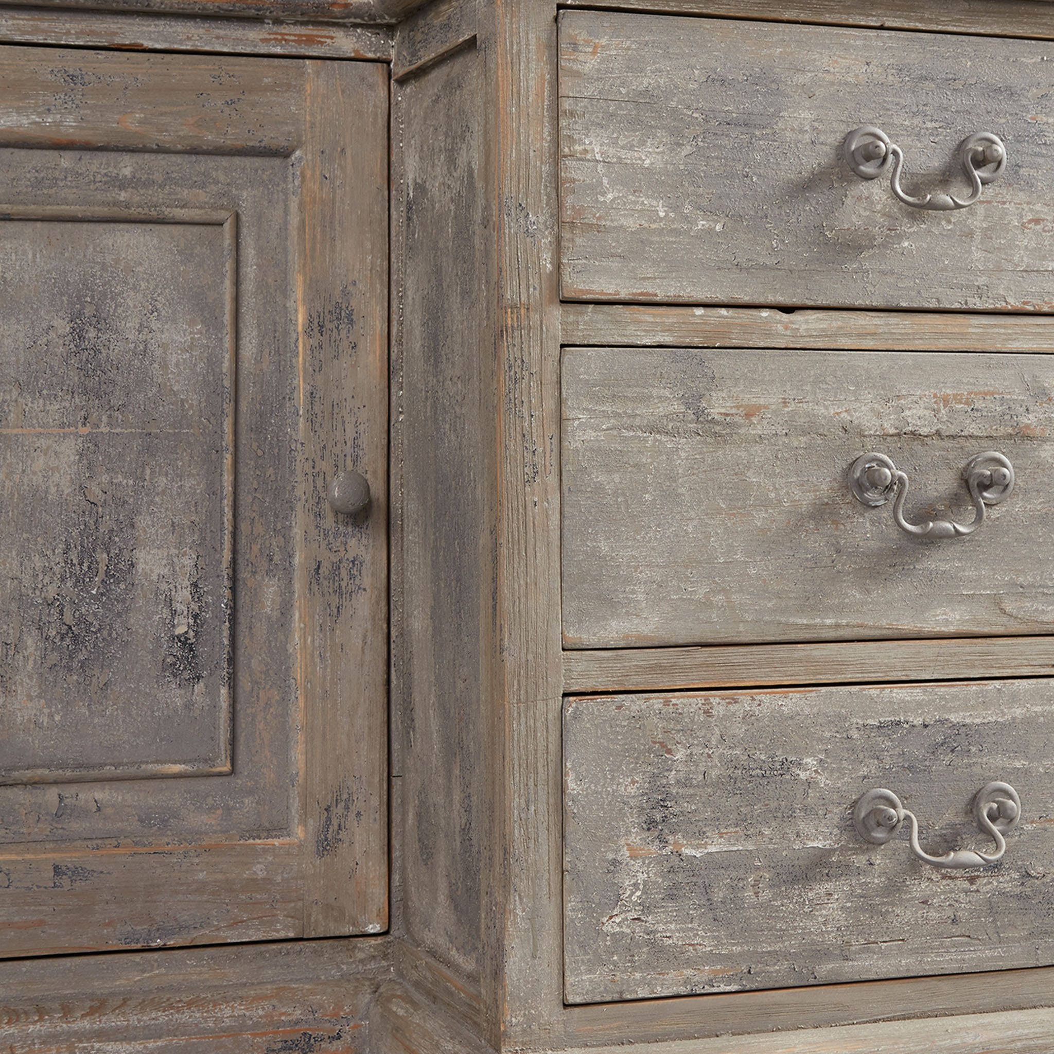 Pella Cabinet