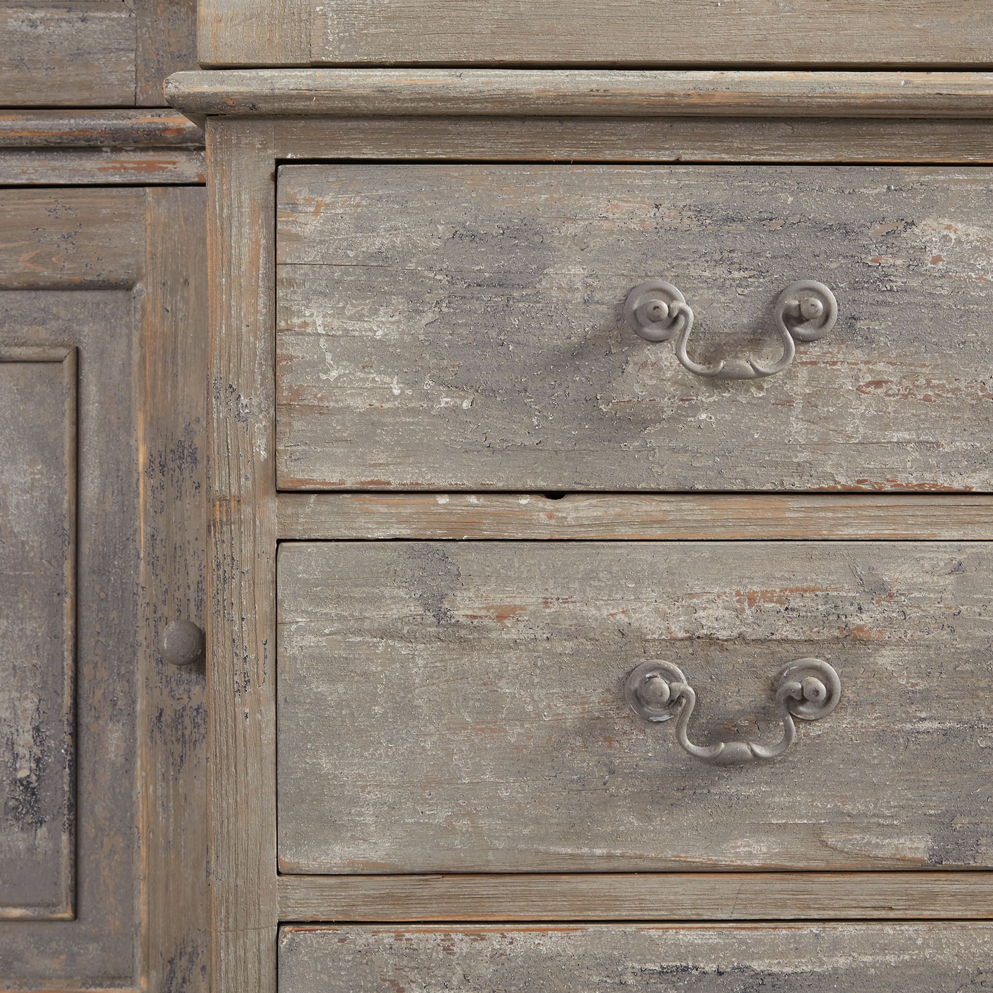 Pella Cabinet