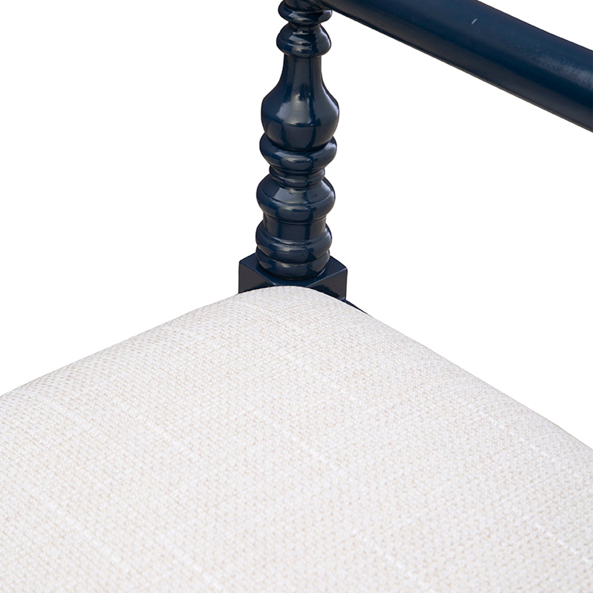 Maris Scalloped Carved Bench