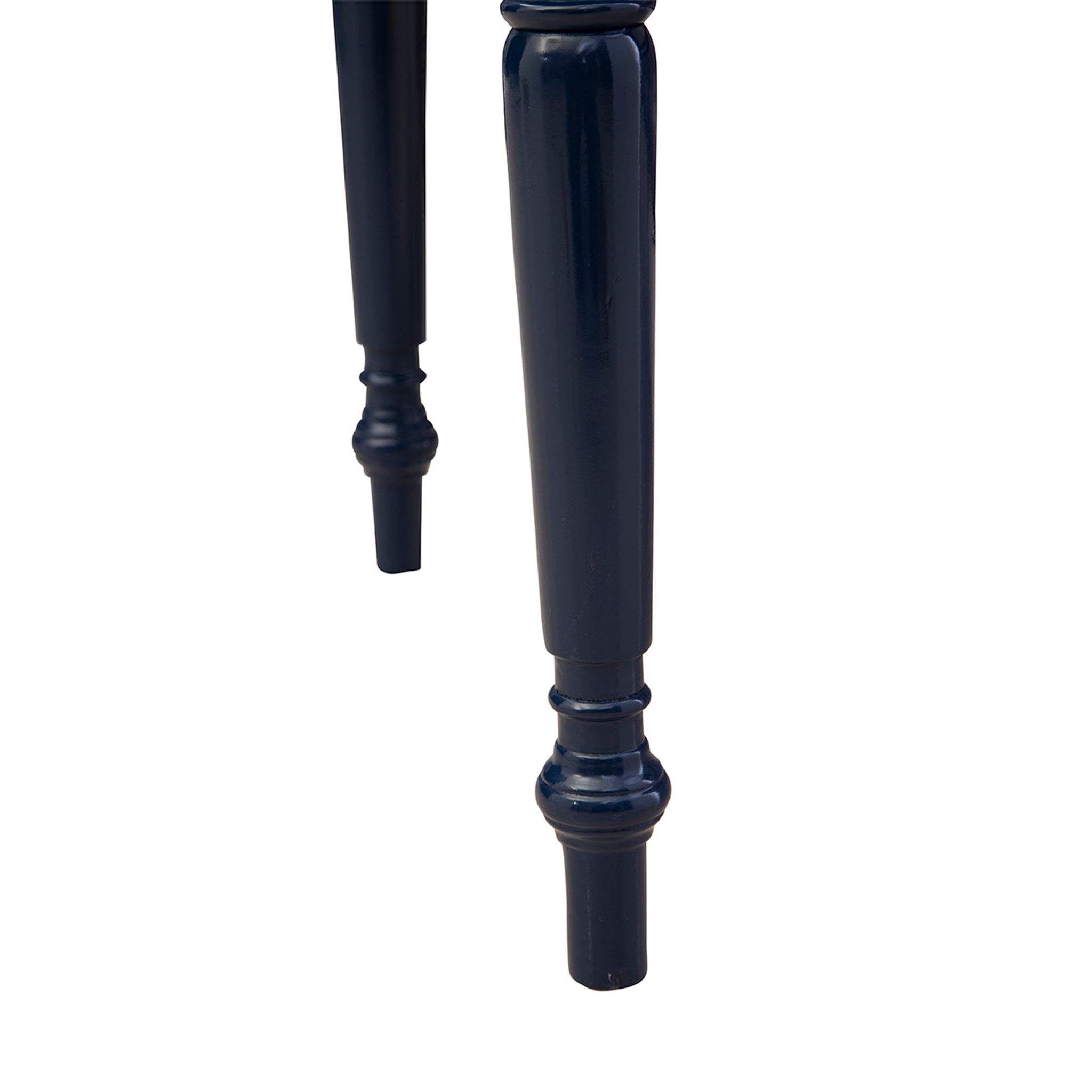 Maris Scalloped Carved Bench