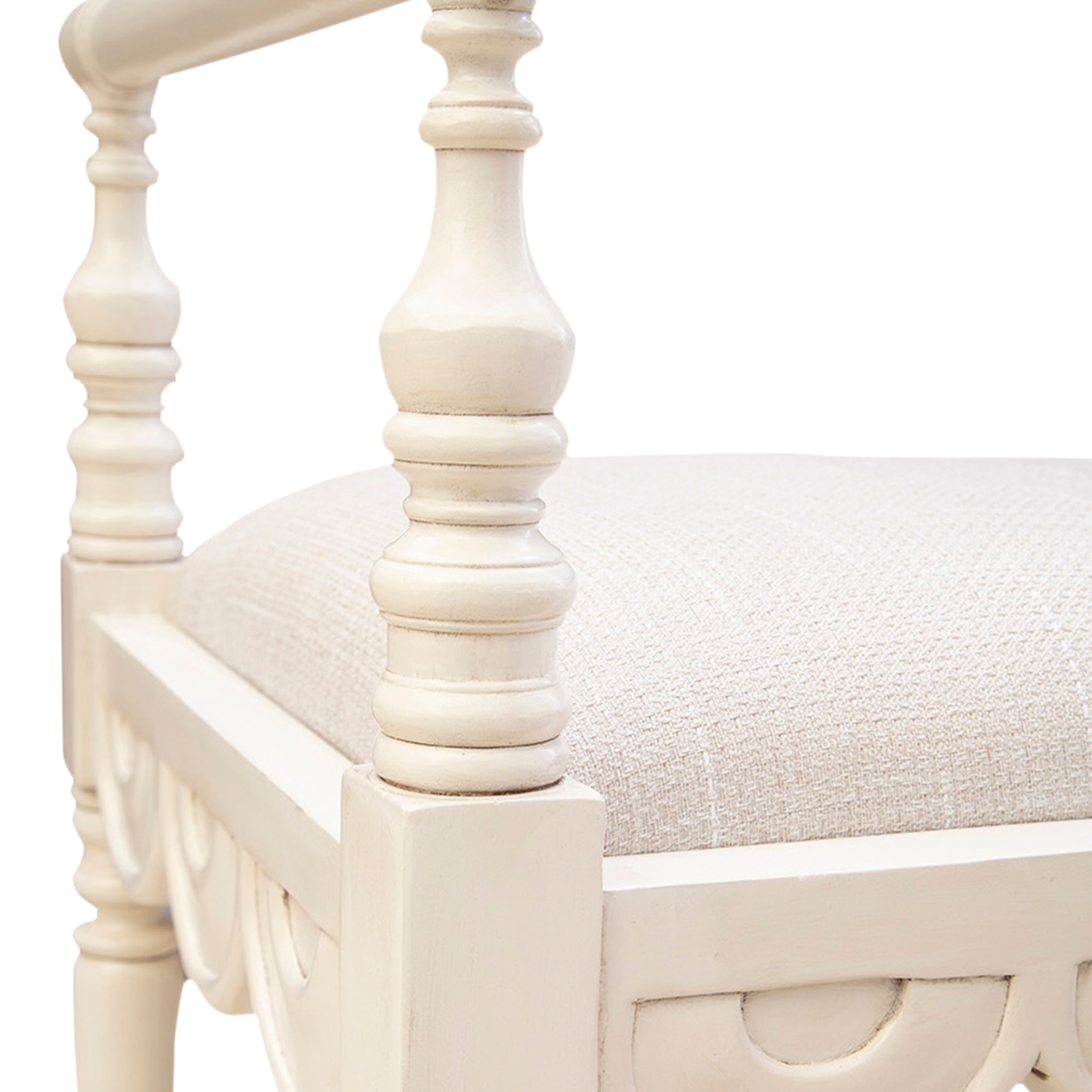 Maris Scalloped Carved Bench
