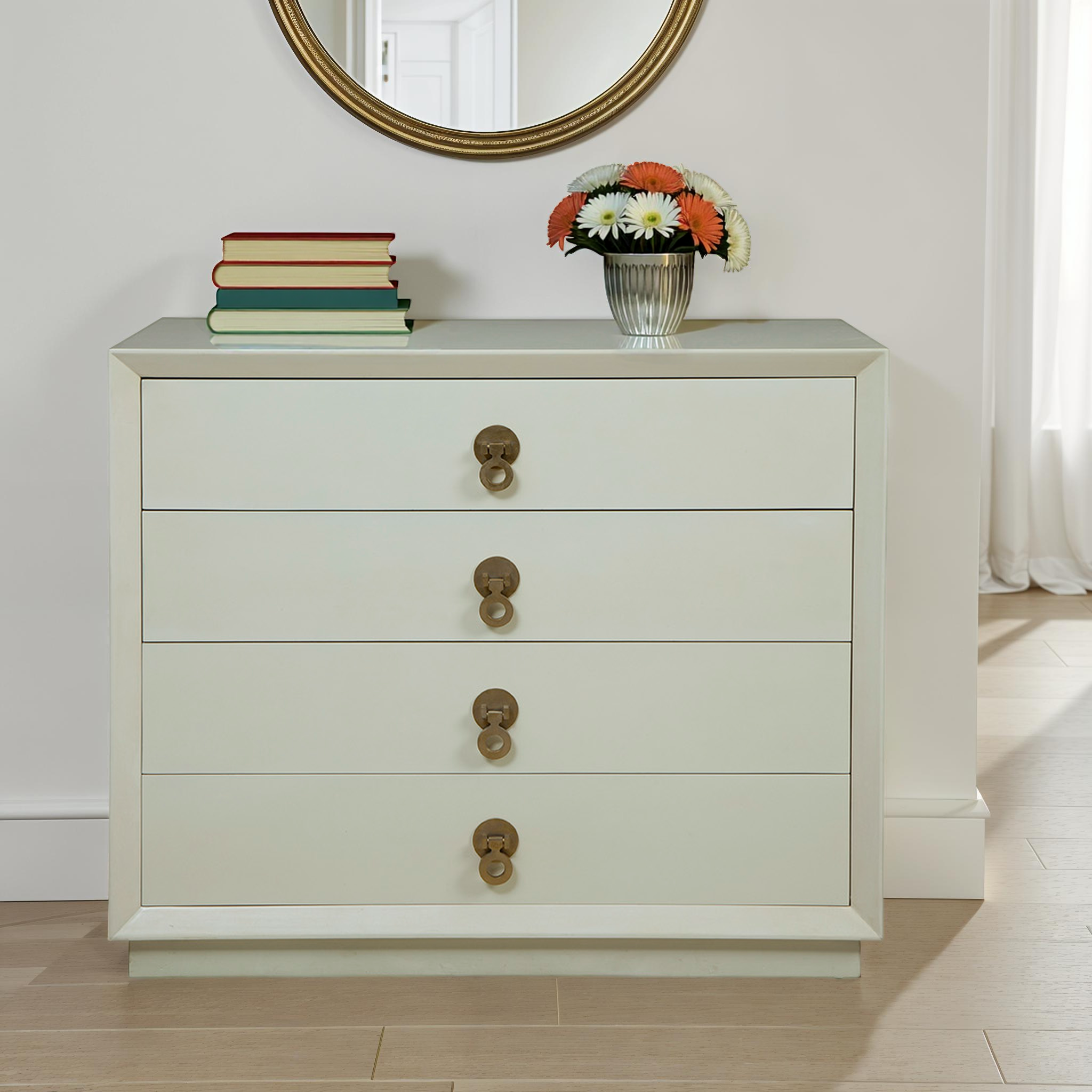 Sovana Lacquered Wood Chest