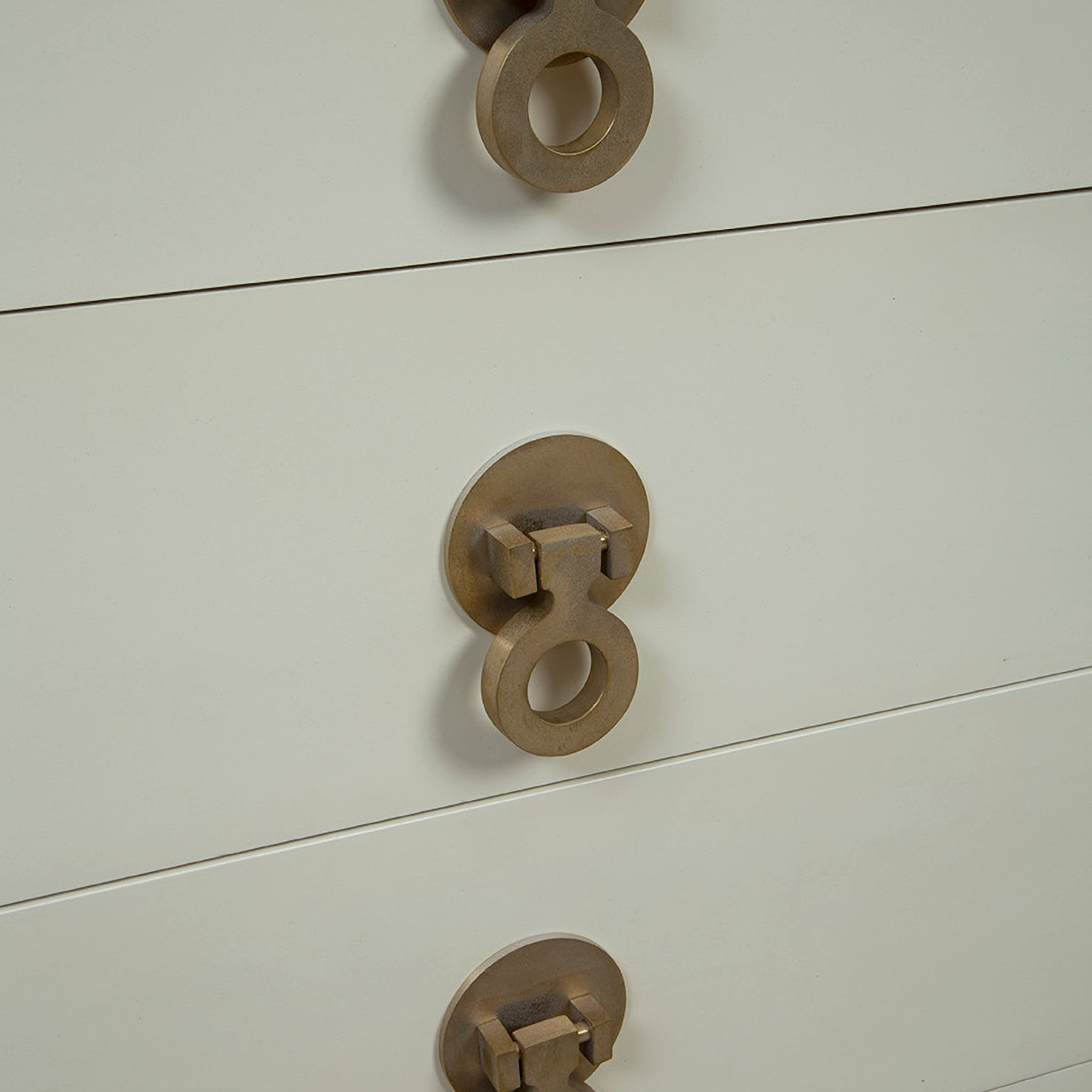 Sovana Lacquered Wood Chest