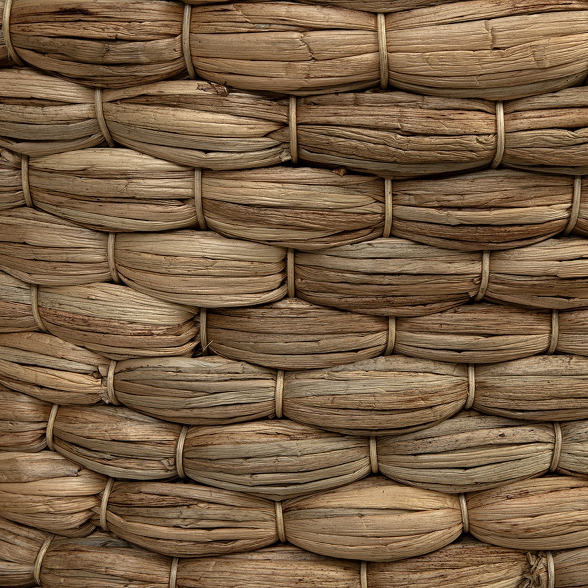 Tobago Woven Banana Leaf Swivel Chair - Wisteria