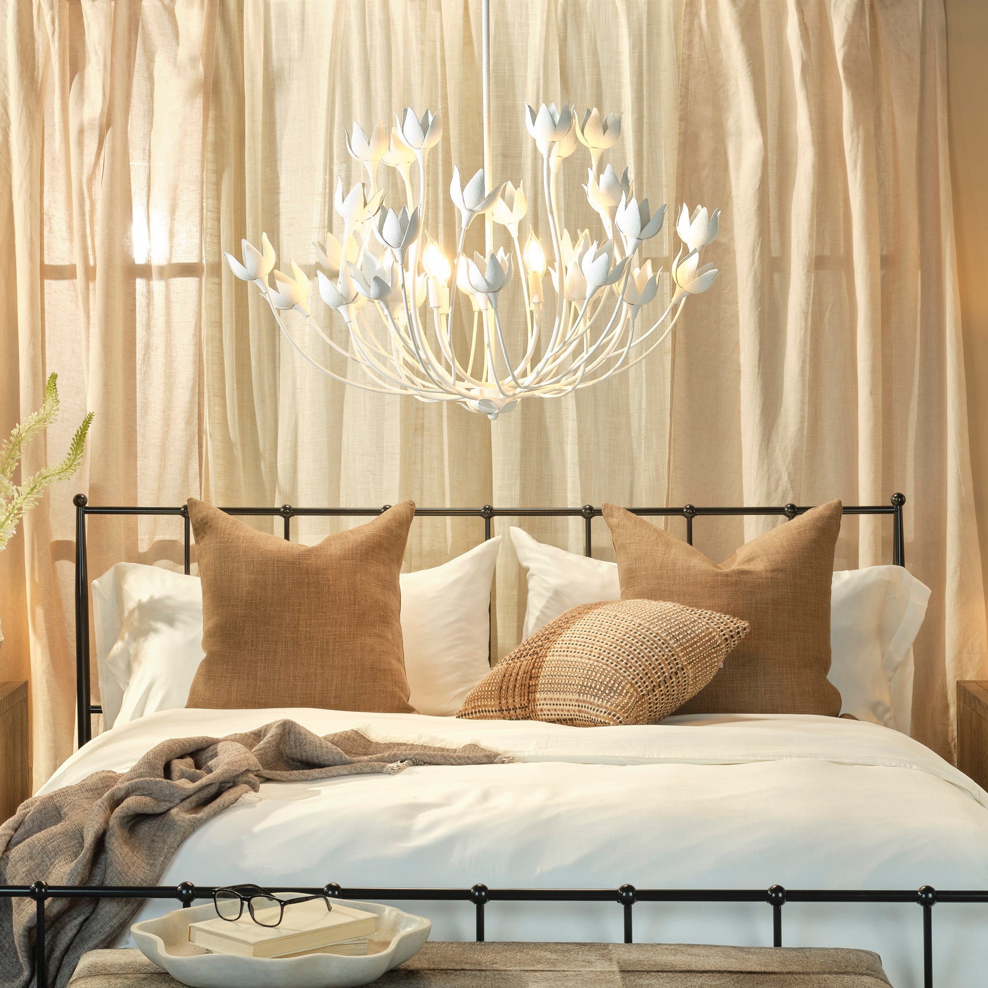 Floravelle Floral 6 Light Chandelier