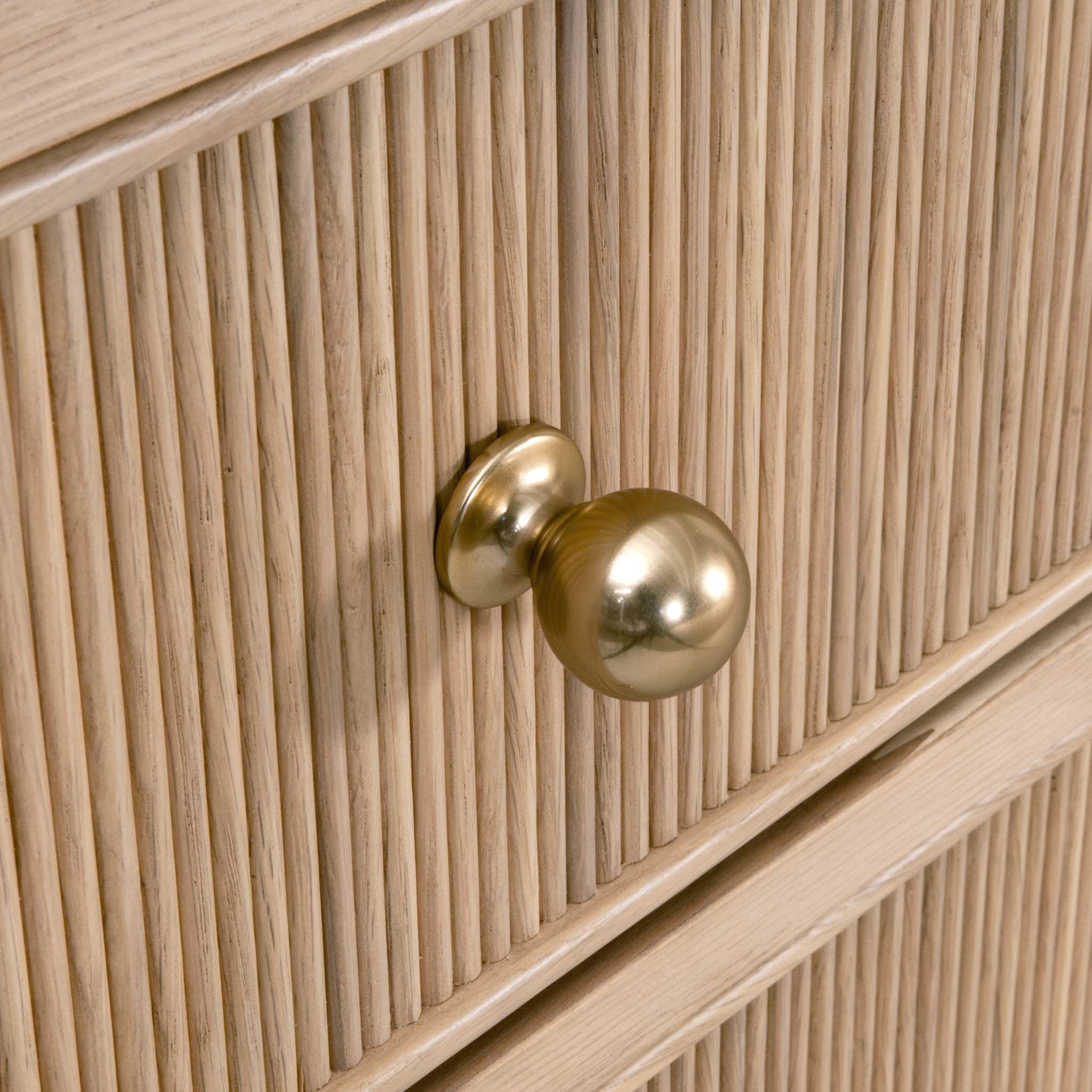 Anelo Dresser