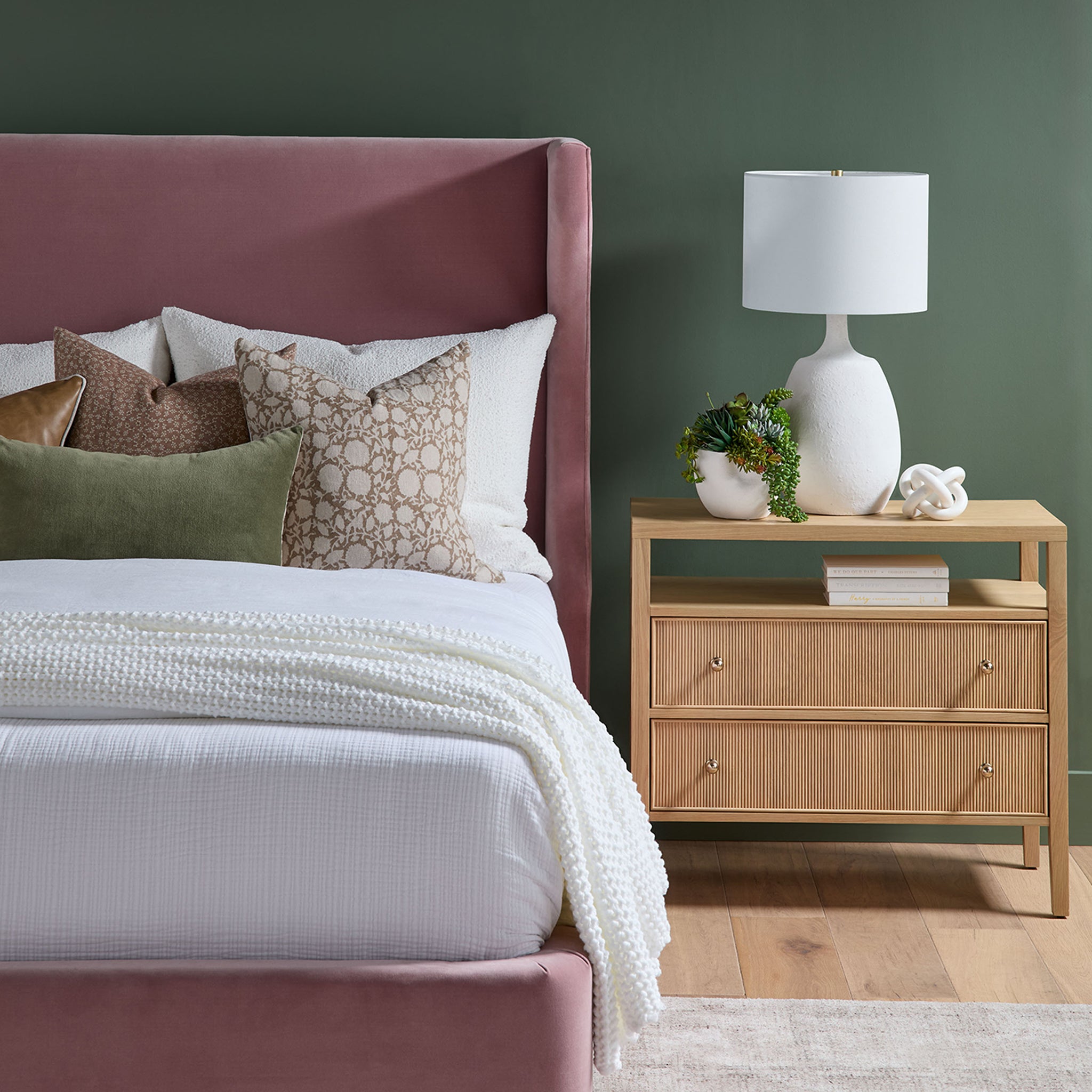 Amorette Bed