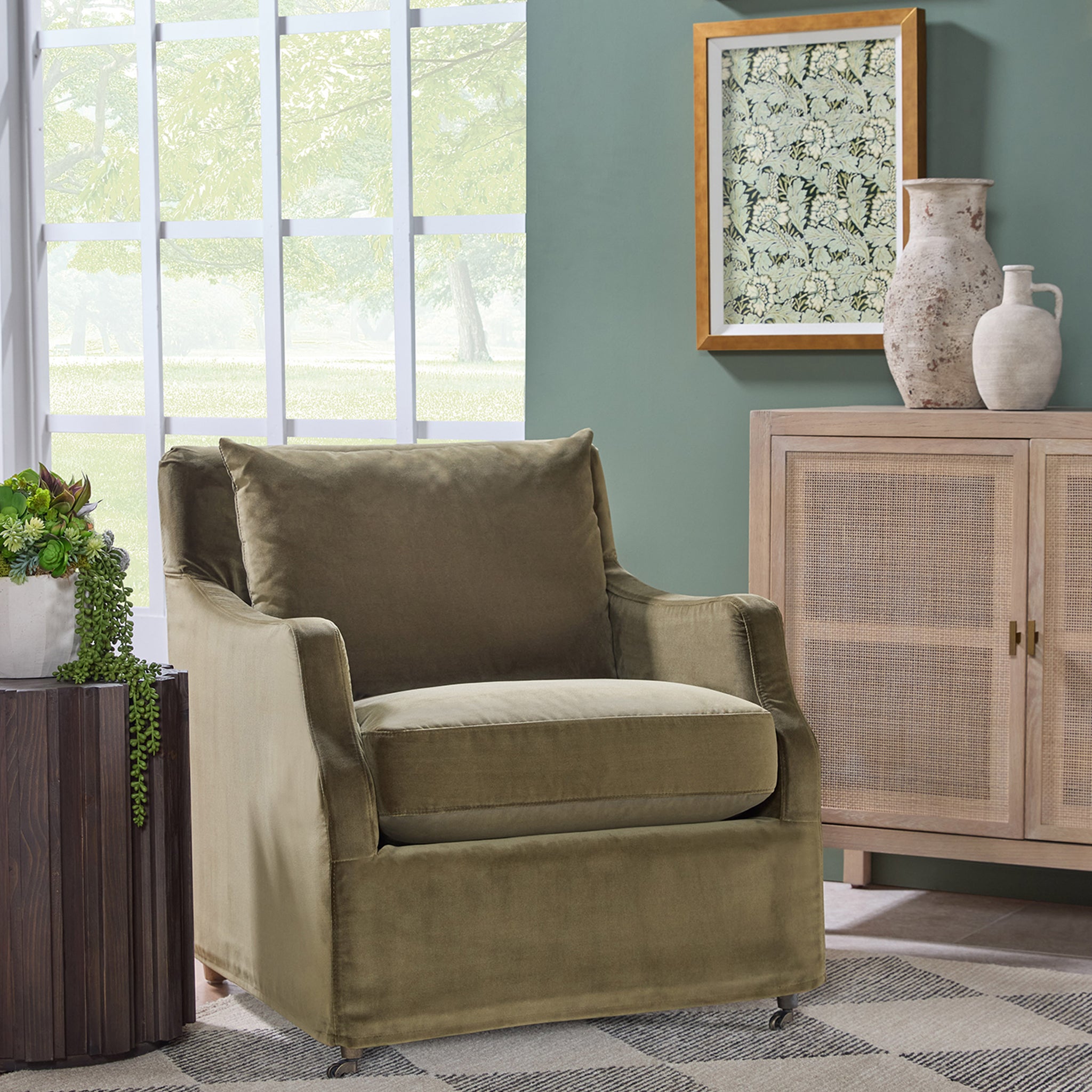 Artoie Club Chair