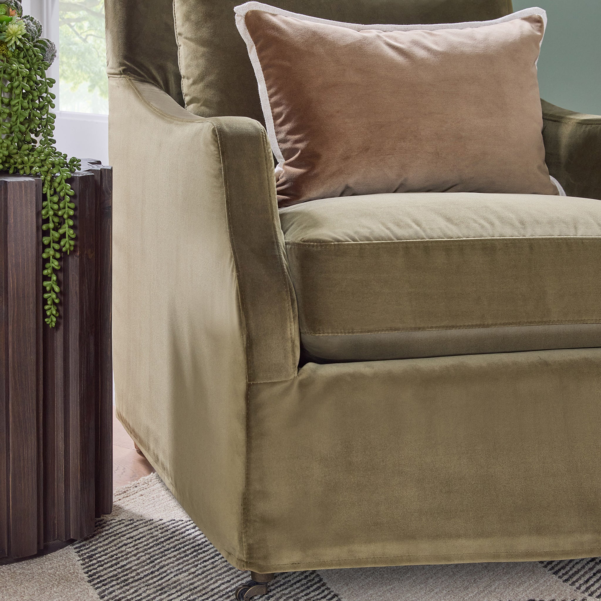 Artoie Club Chair