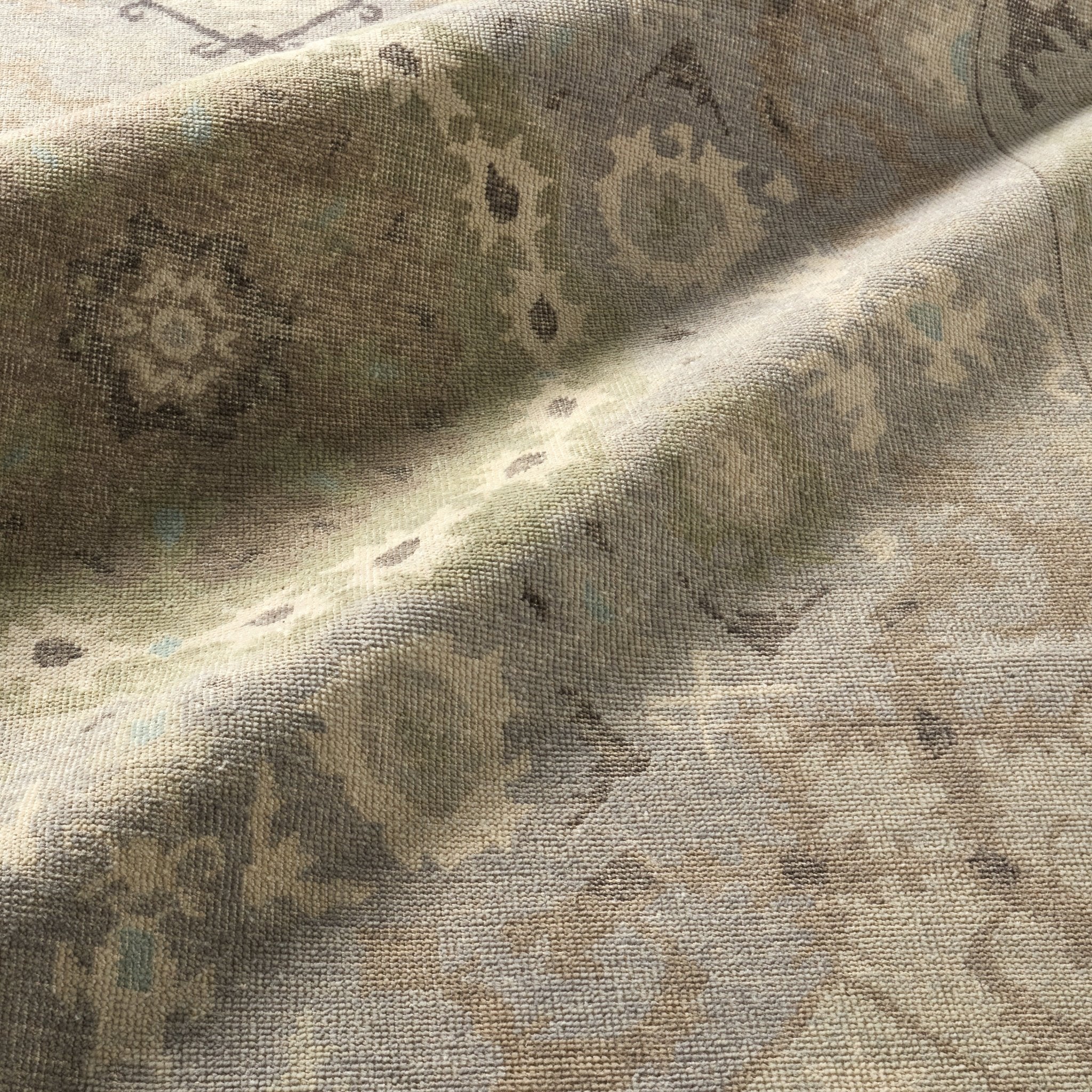 Varenna Wool Area Rug - Wisteria