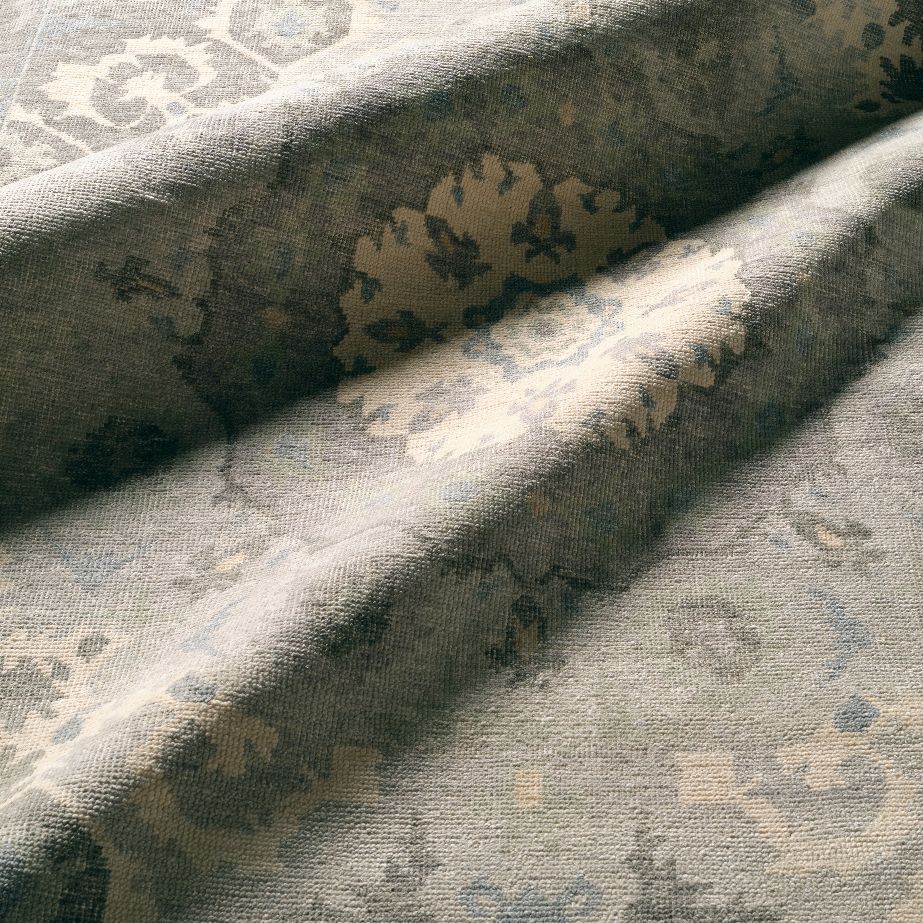 Sundari Wool Area Rug