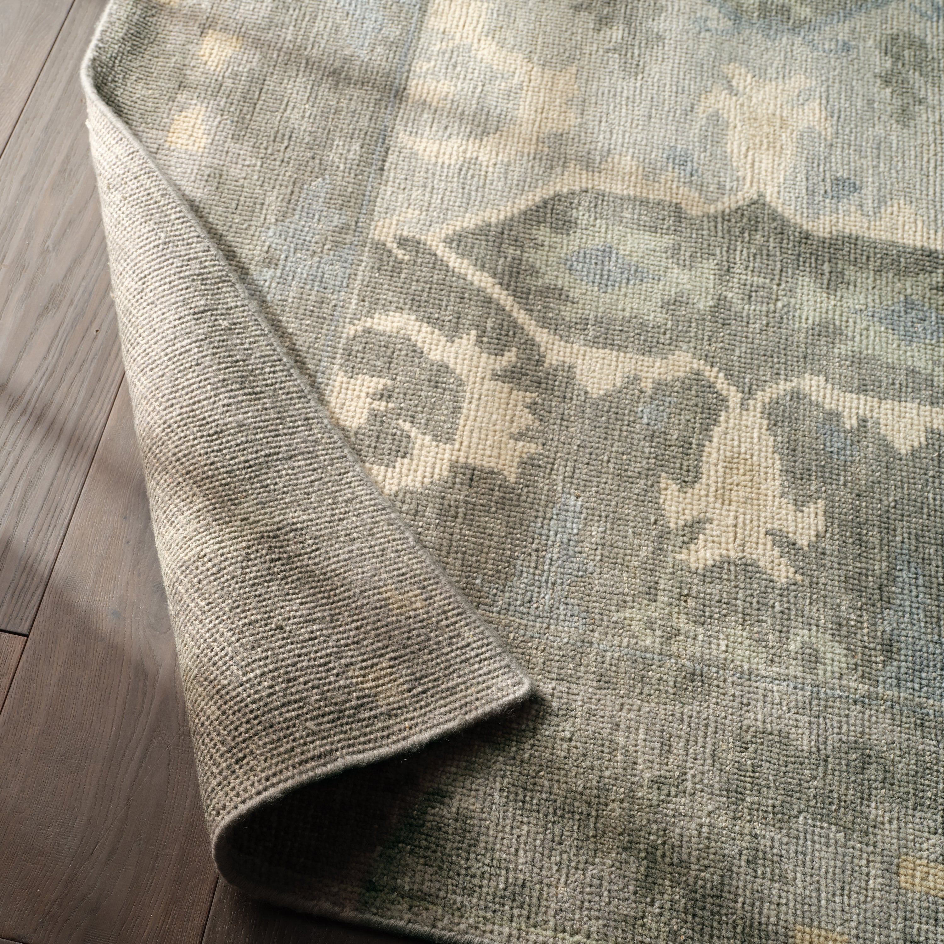 Sundari Wool Area Rug