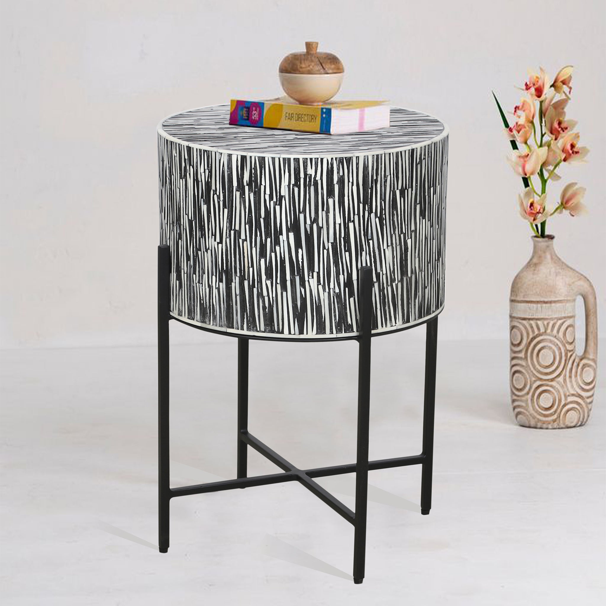 Tazari Inlay Accent Table - Wisteria