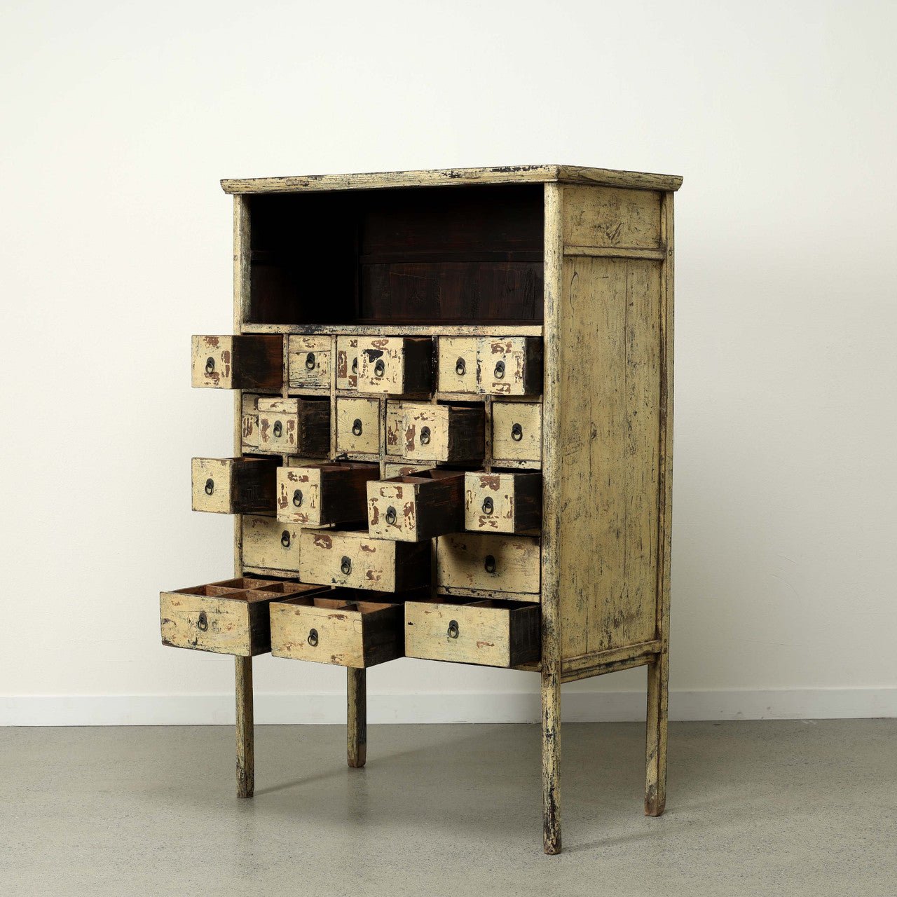 Belvoir Vintage Pine Cabinet - Wisteria