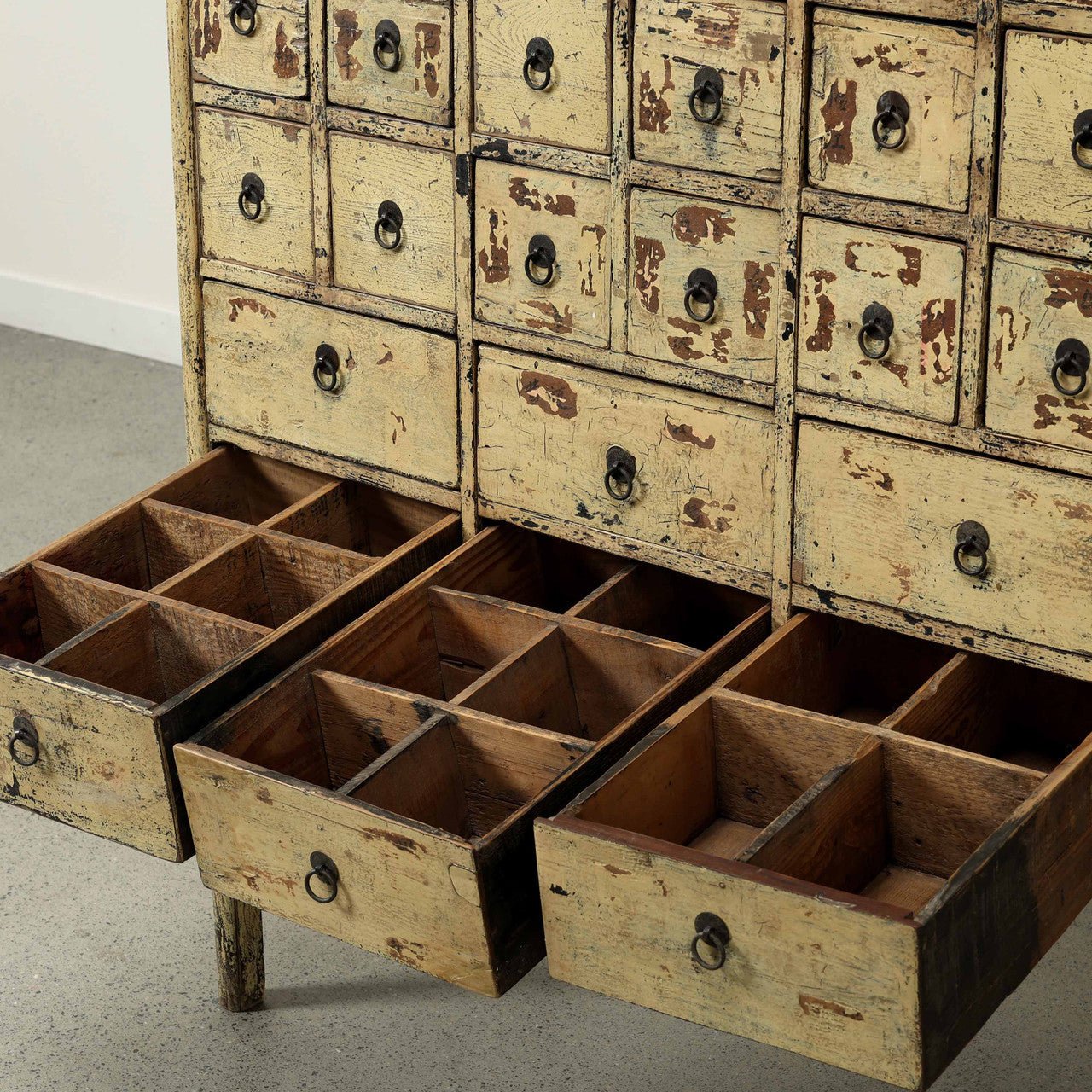 Belvoir Vintage Pine Cabinet - Wisteria