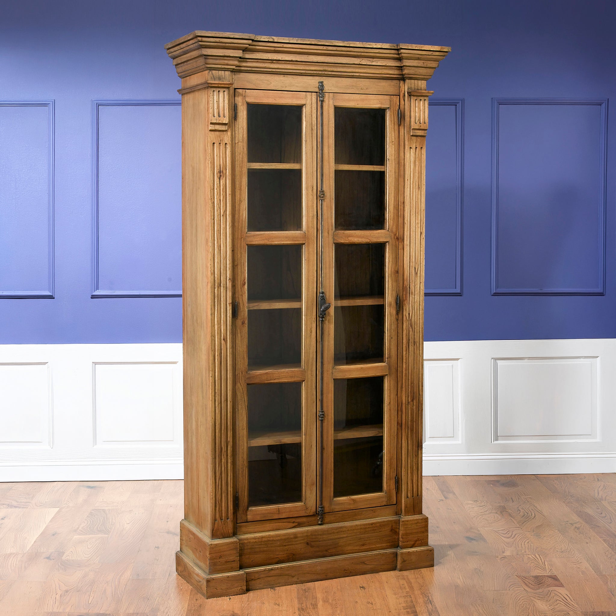 Castelnuovo 2 Door Bookcase