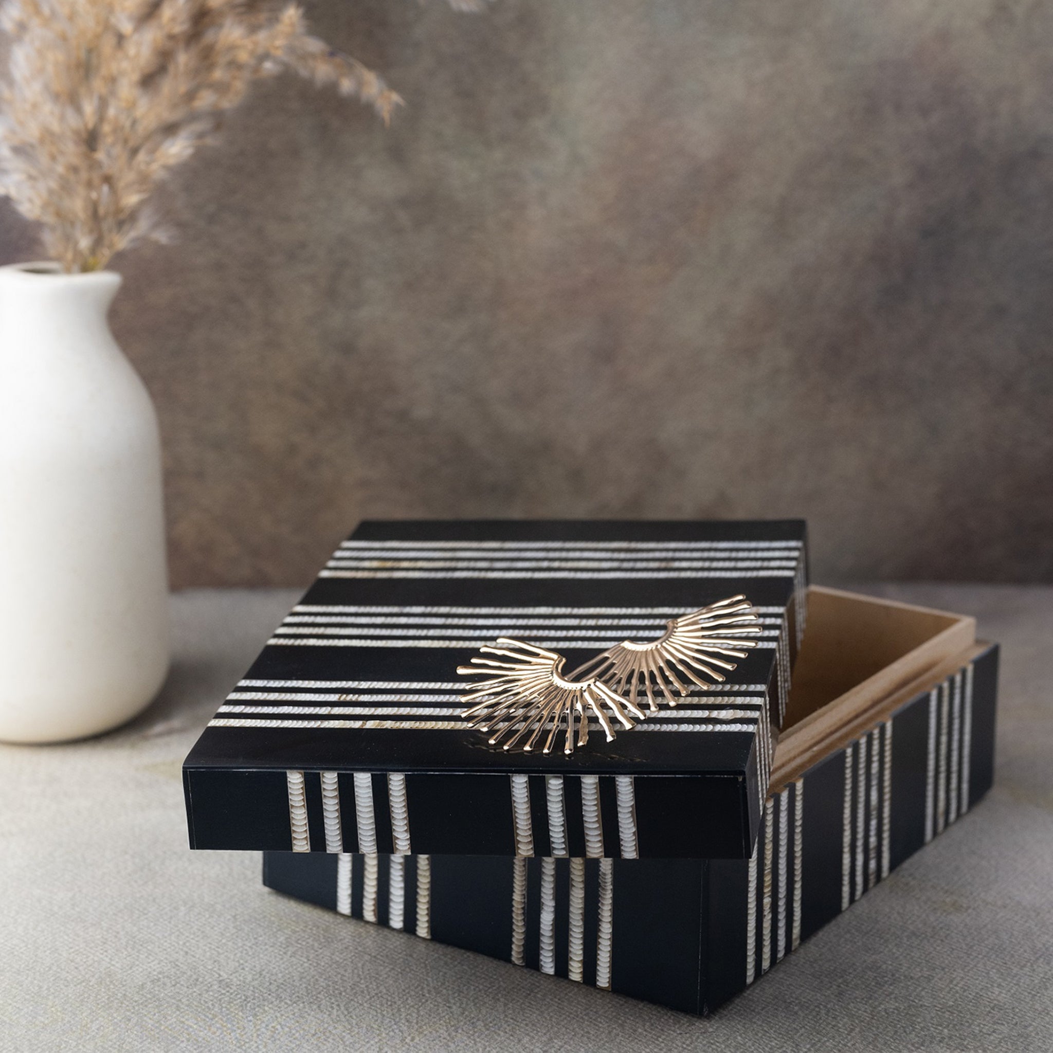 Zuberi Box - Wisteria