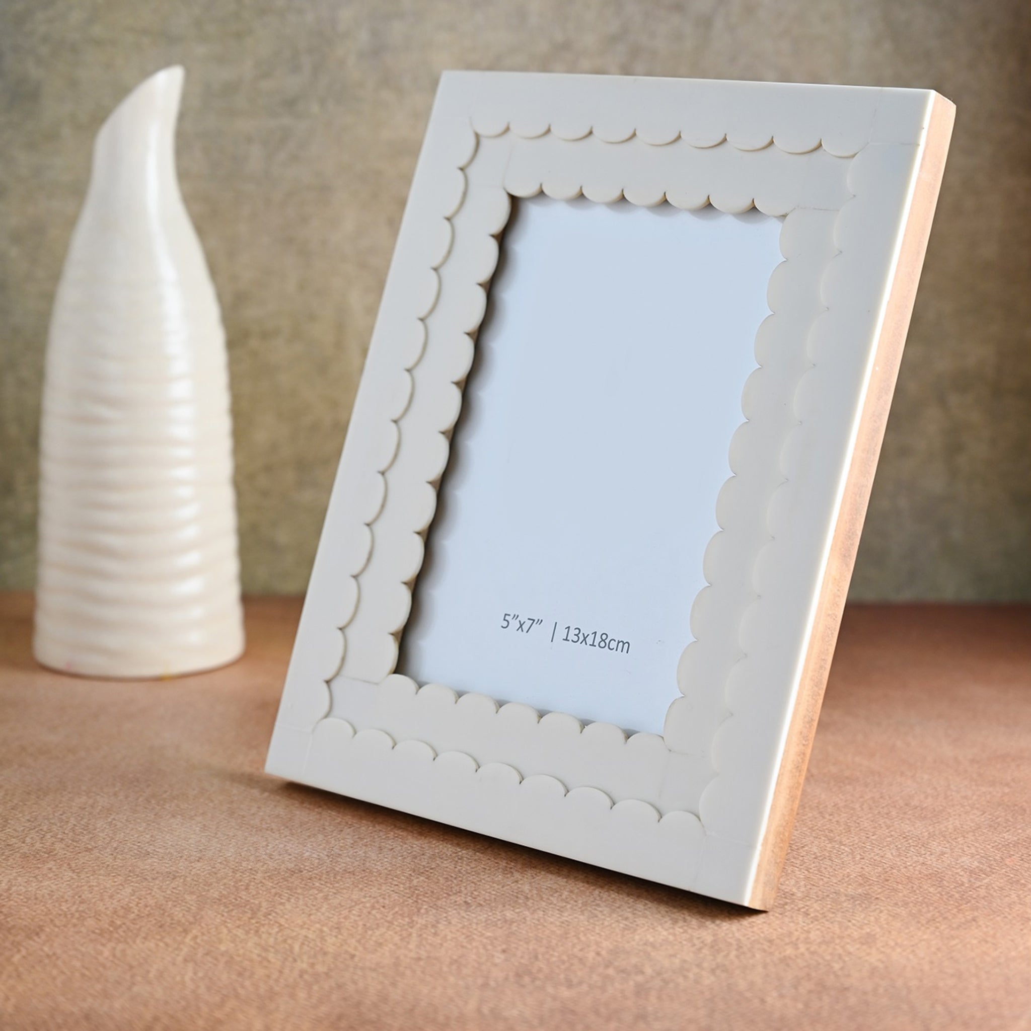 Mirette Scalloped Frame - Wisteria