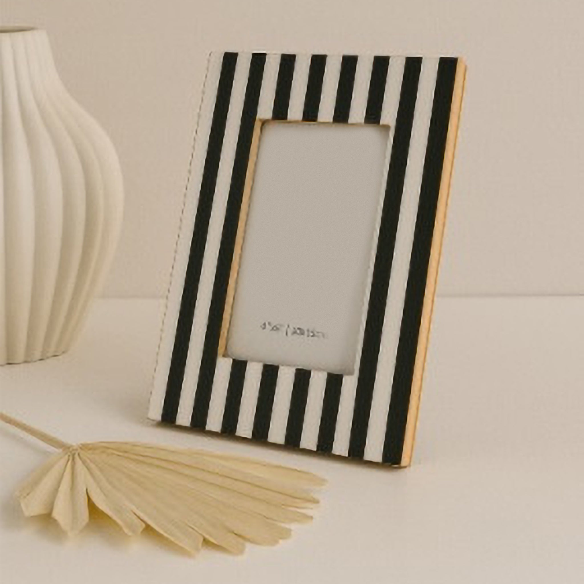 Quillon Stripe Frame - Wisteria