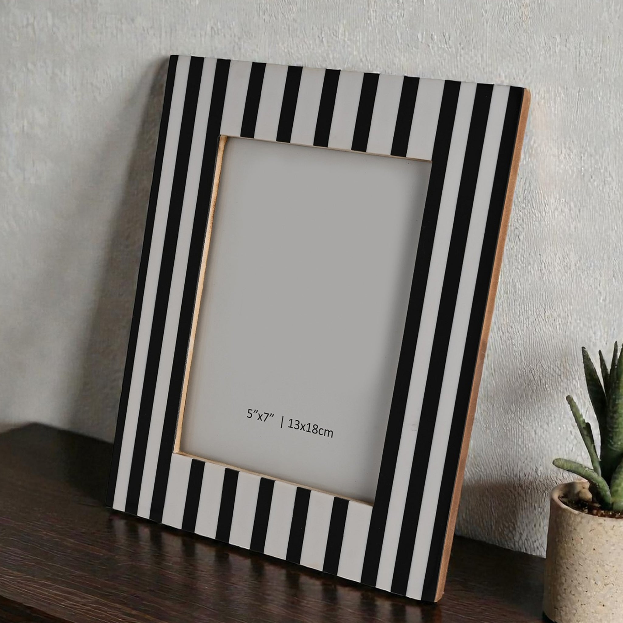 Quillon Stripe Frame - Wisteria