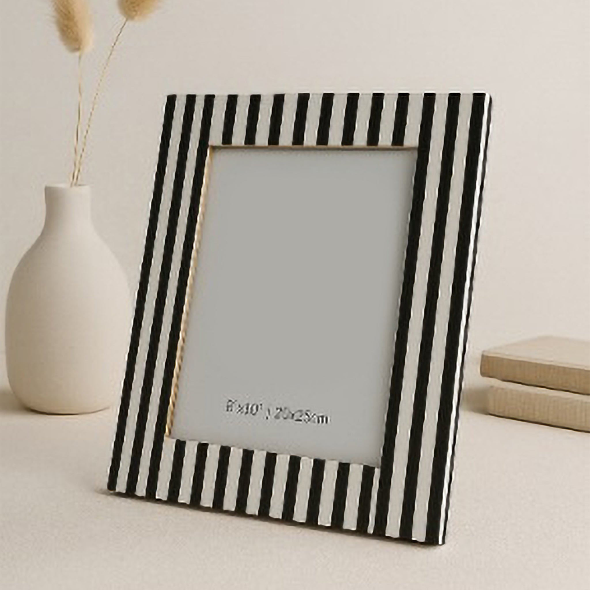 Quillon Stripe Frame - Wisteria