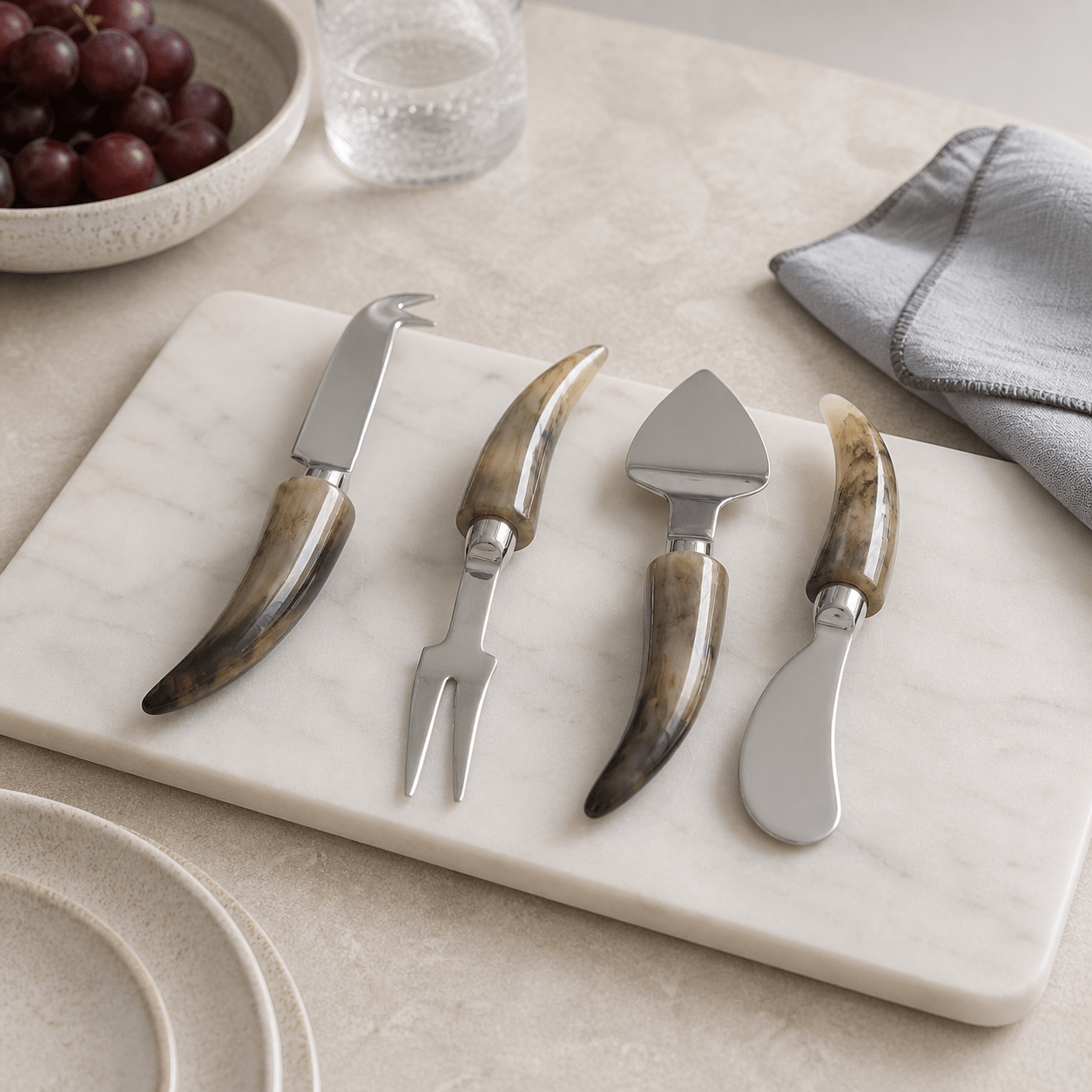 Zyvara Horn Cheese Set - Wisteria