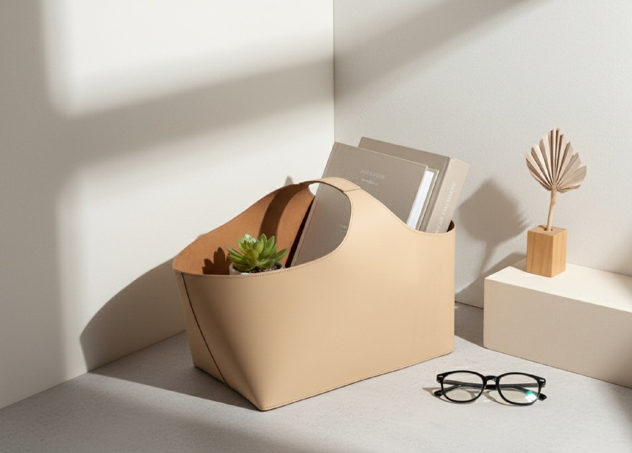 Hawthorne Leather Carrier