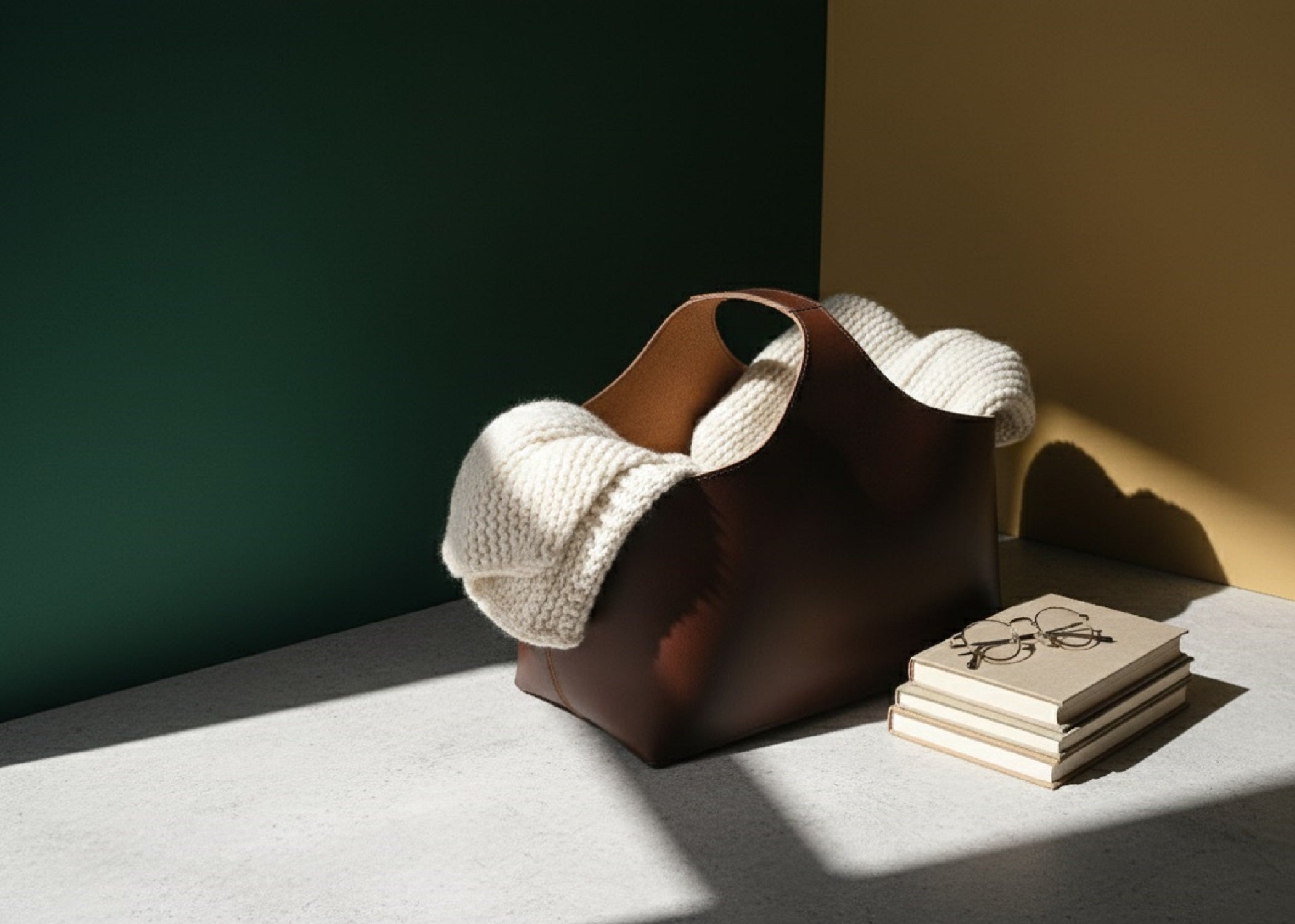 Hawthorne Leather Carrier