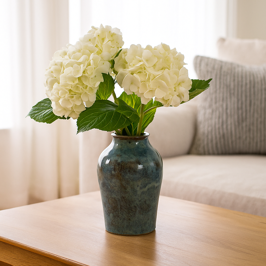 Elara Vase