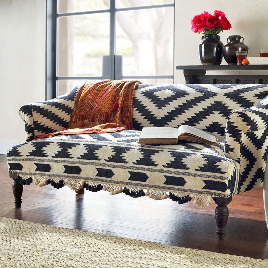 Bridal Rug Settee - Wisteria