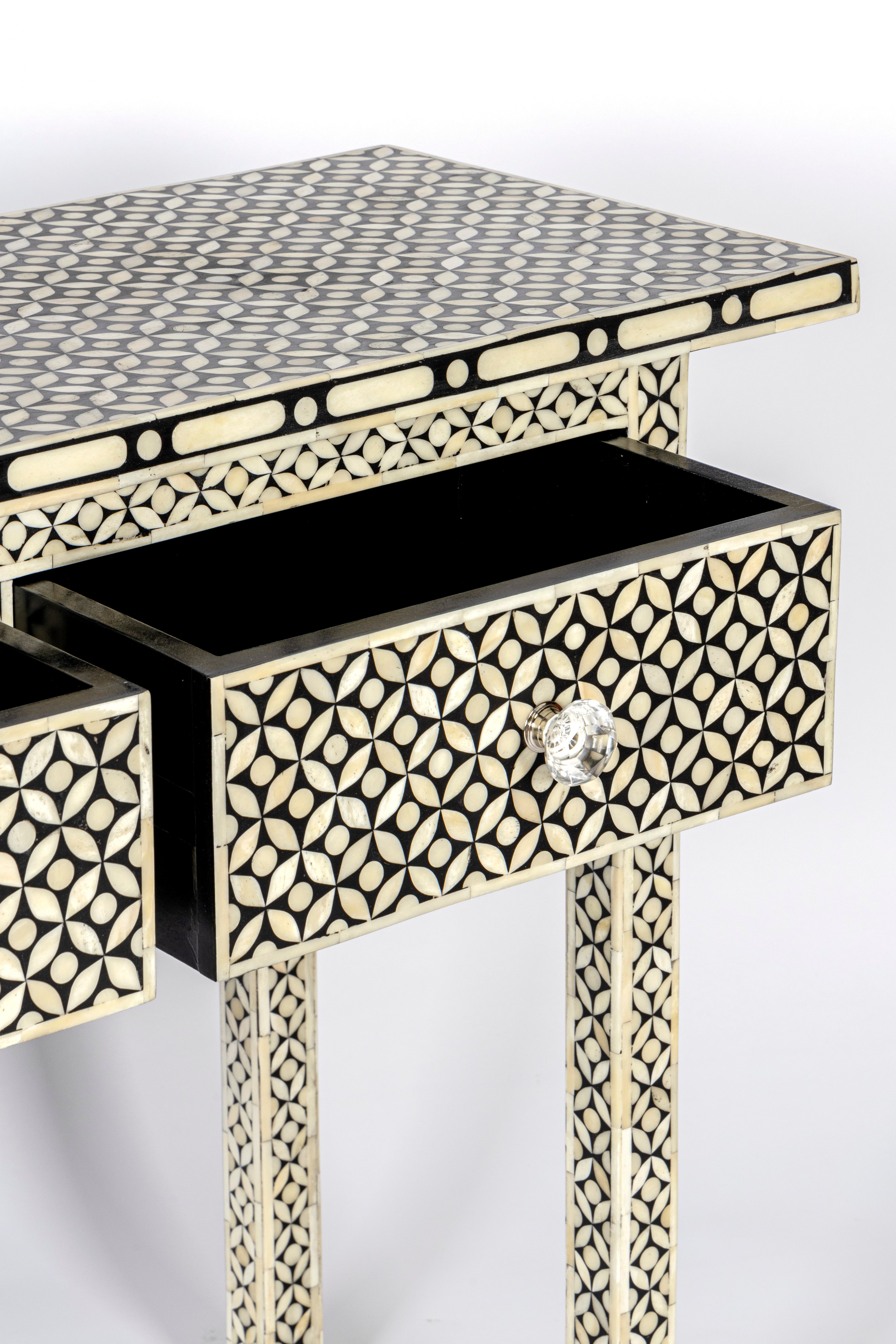 Amarante Inlay Console