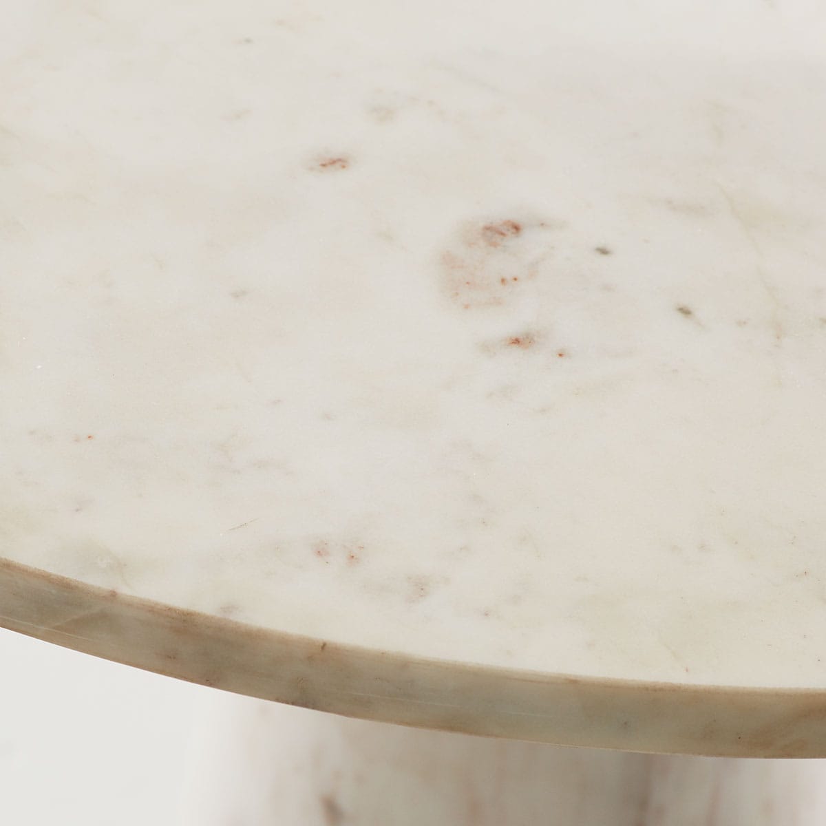 Banswara Marble Side Table – Close-up of marble surface, unique veining, natural imperfections.