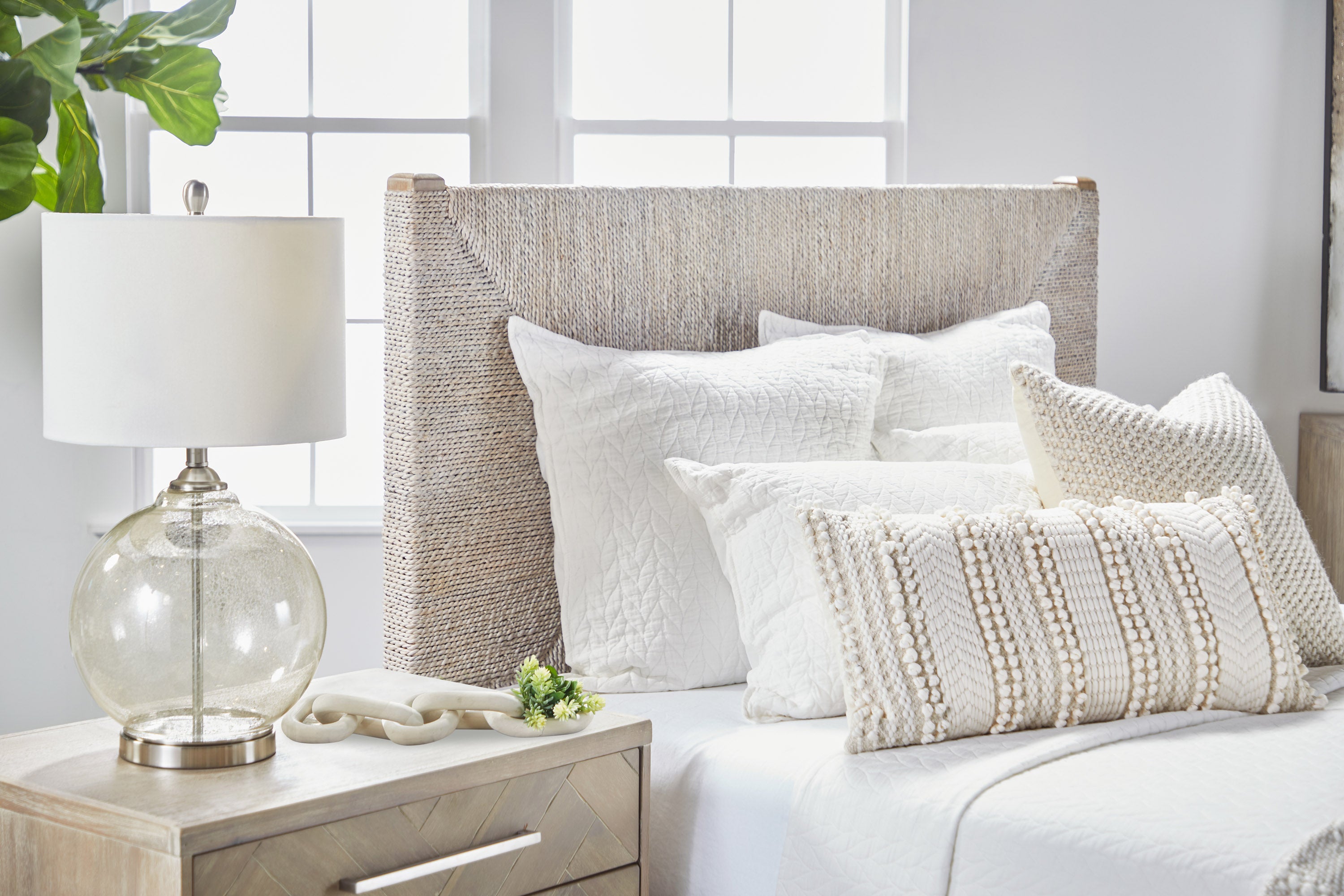 Holt Queen Bed