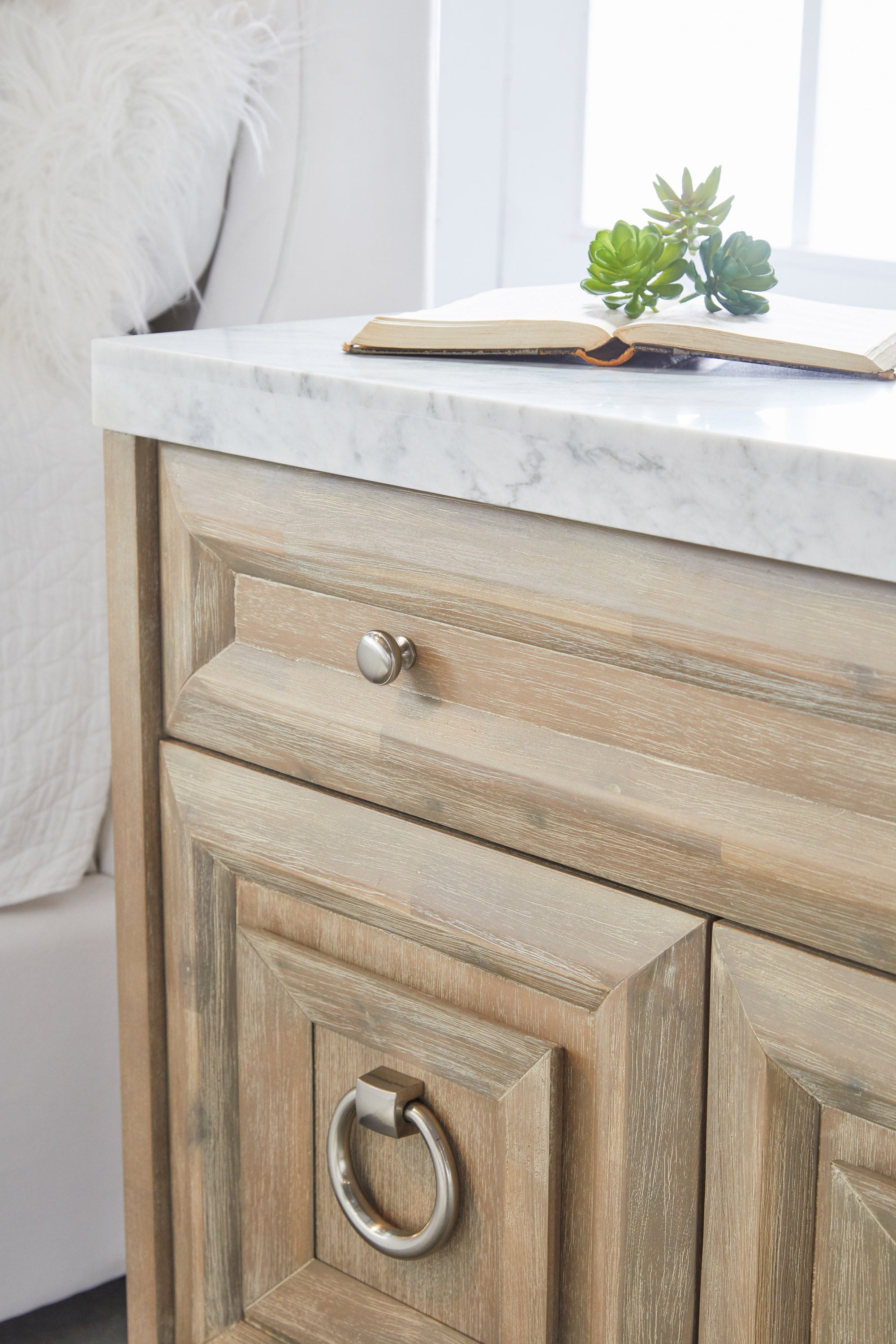 Giron Carrera Media Chest
