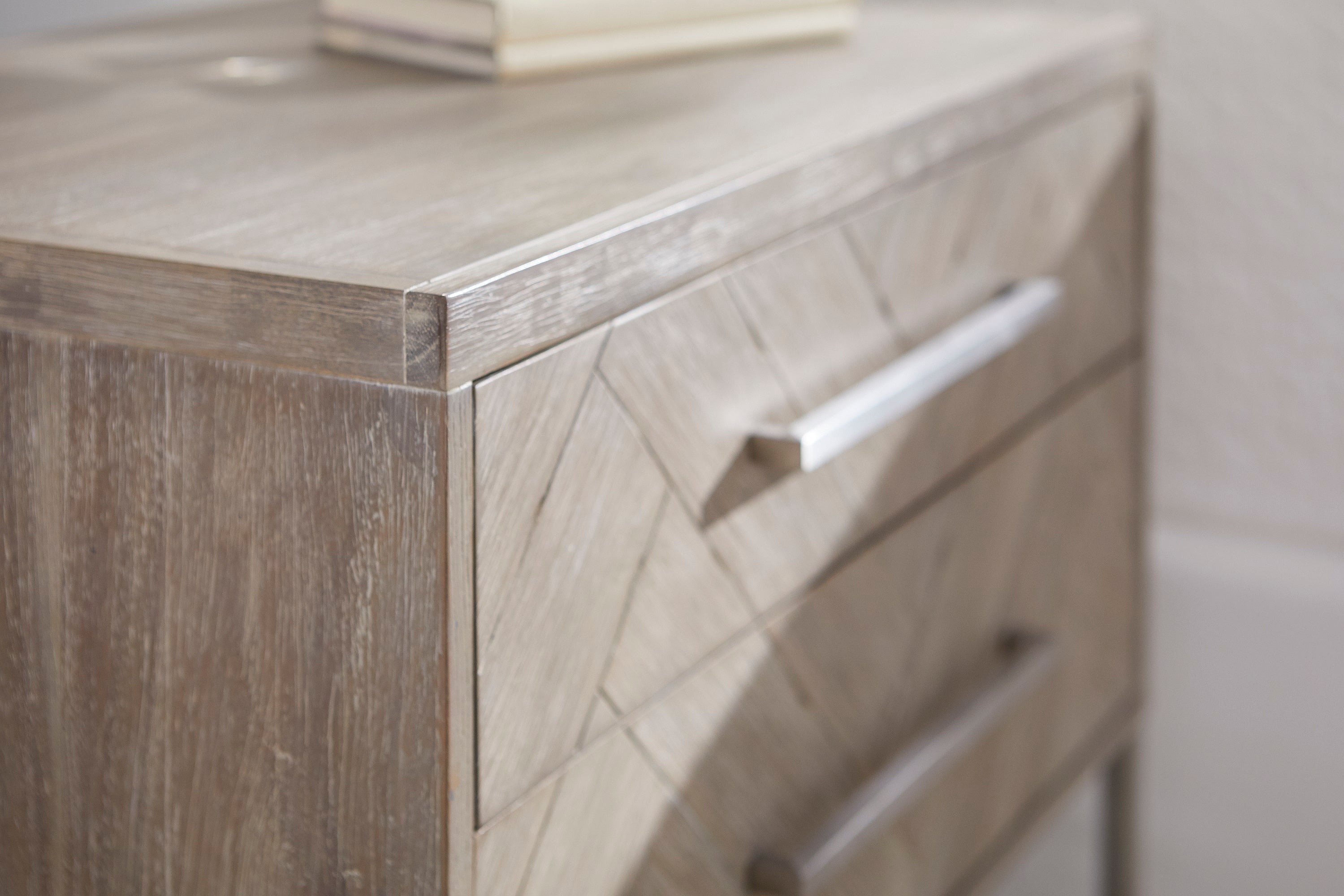 Amalfi 2-Drawer Nightstand
