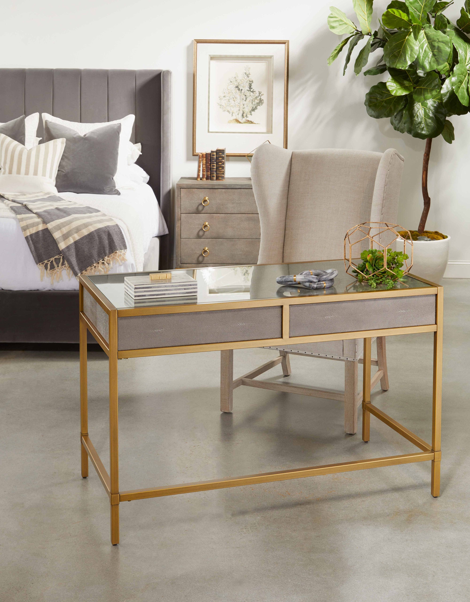 GlenEllyn Shagreen 3-Drawer Nightstand
