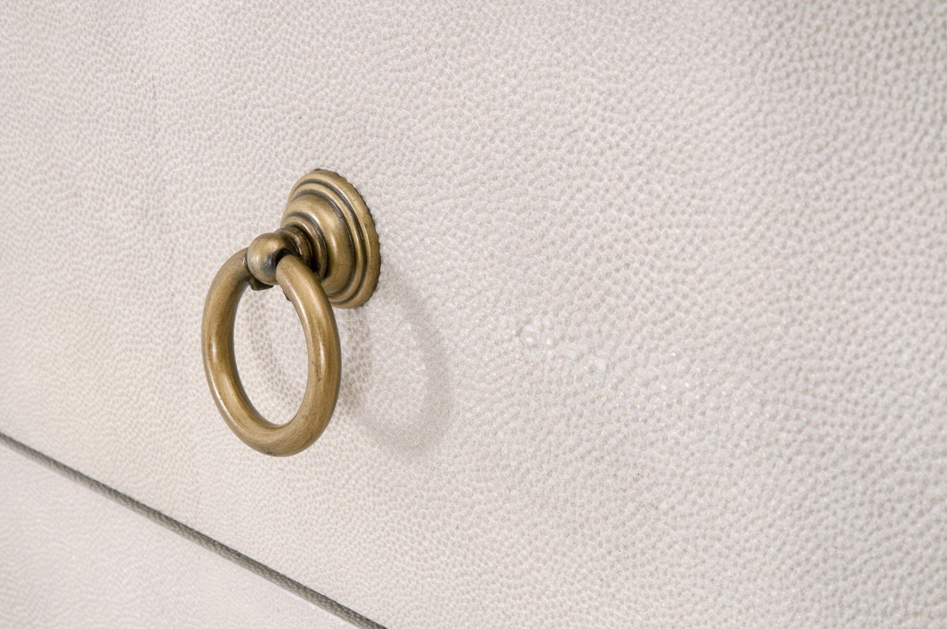 GlenEllyn Shagreen 3-Drawer Nightstand