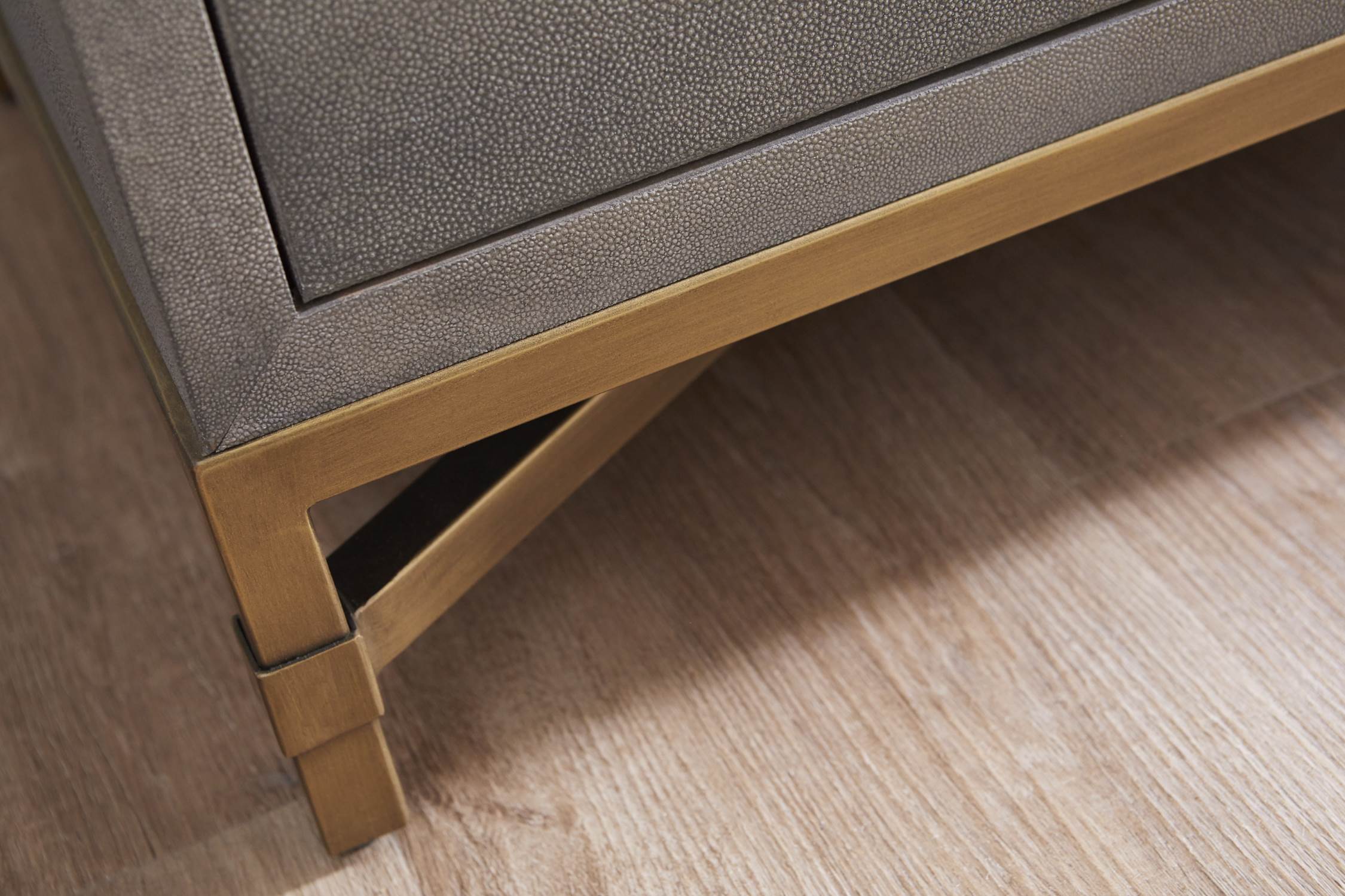 GlenEllyn Shagreen 6-Drawer Double Dresser