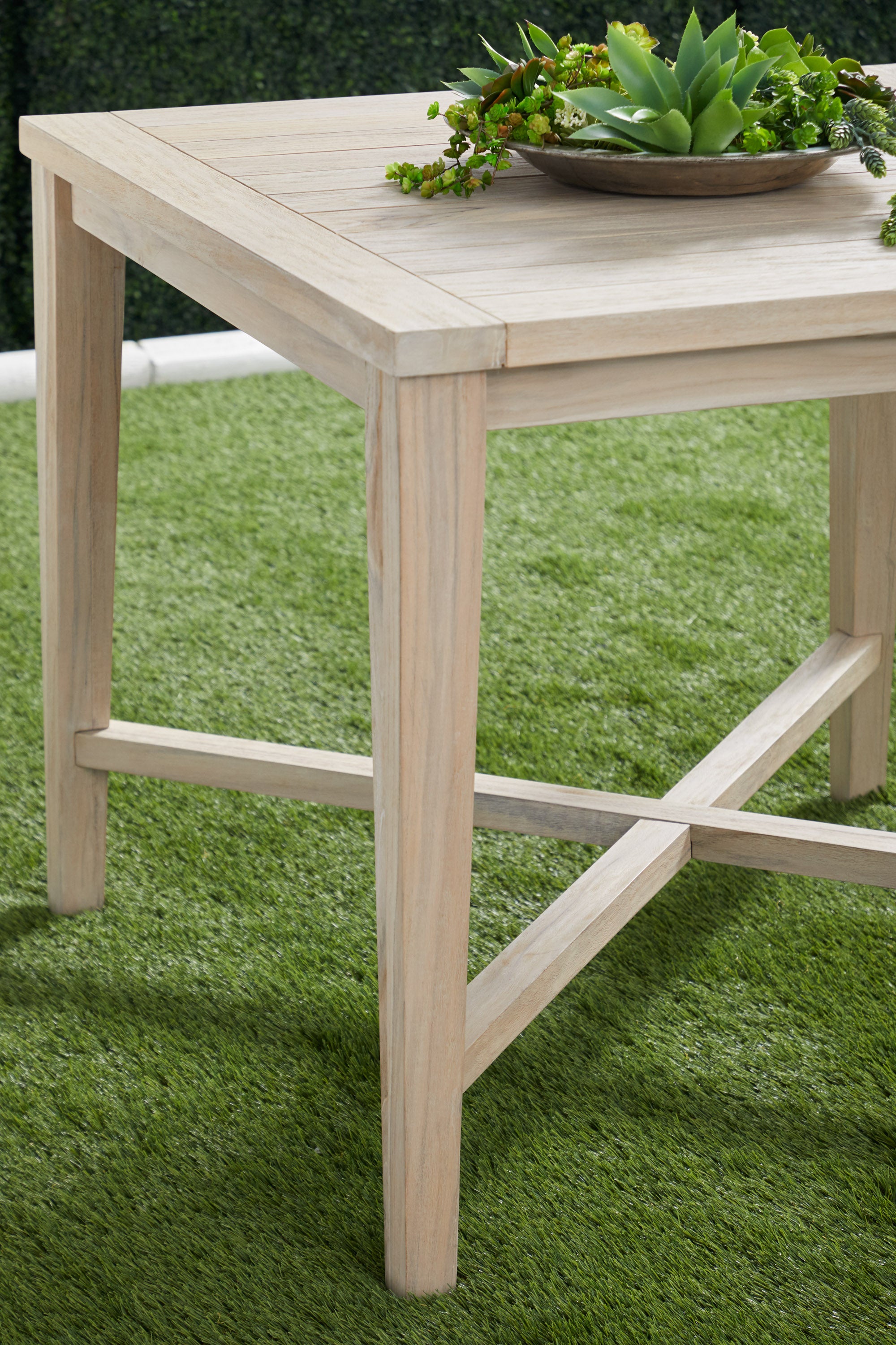 Windsor Square Outdoor Counter Table