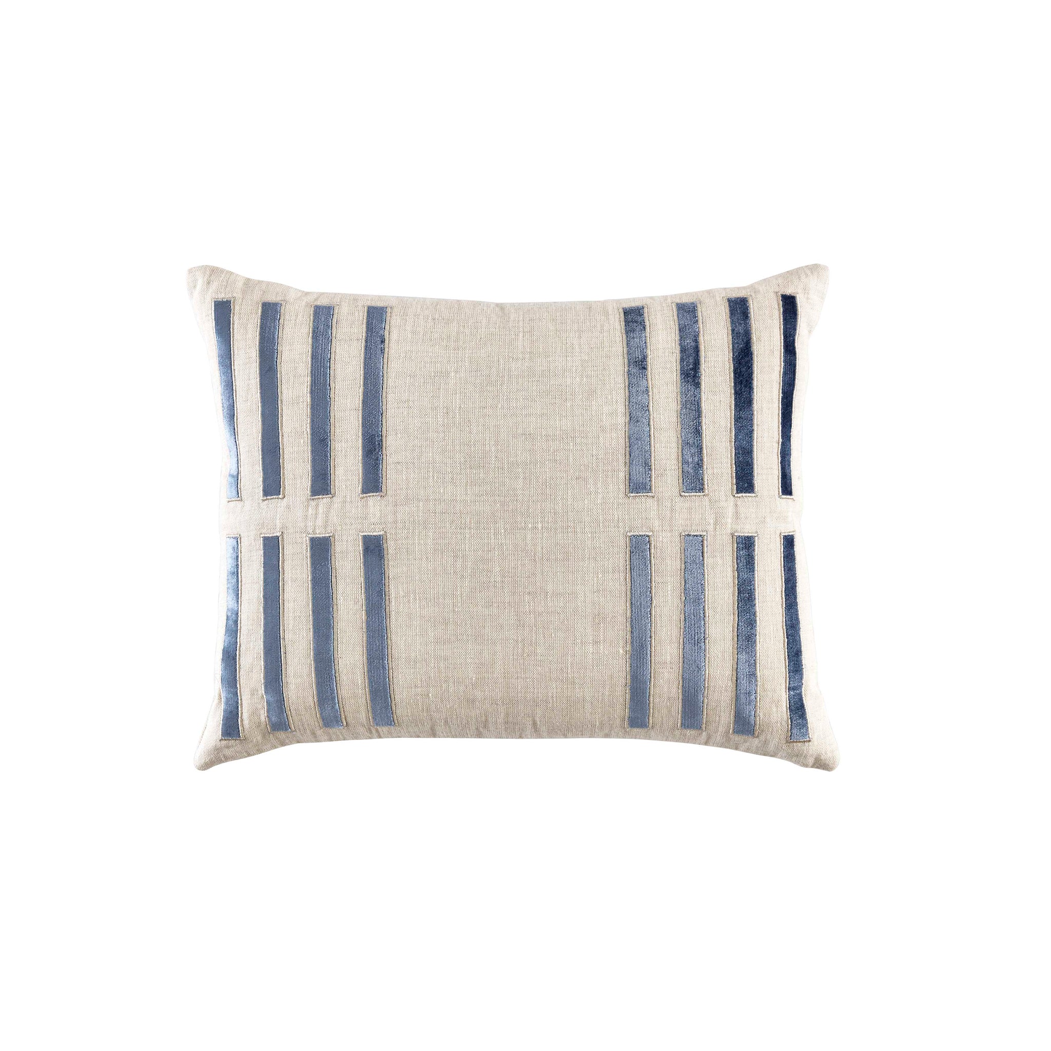 Halland Pillow – Wisteria