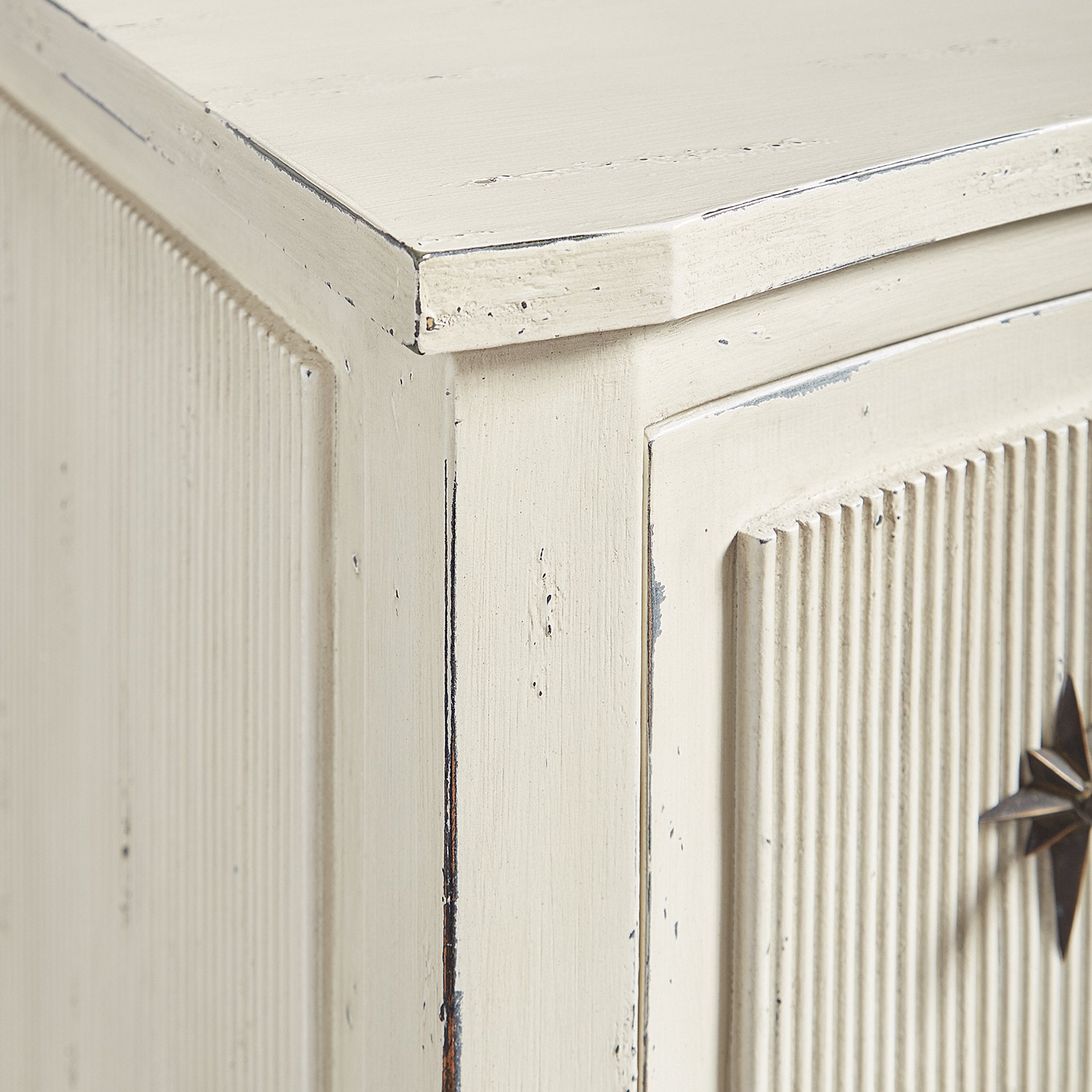Isometric Closeup View of the Starlight Chest, Focusing on the Edges and Top